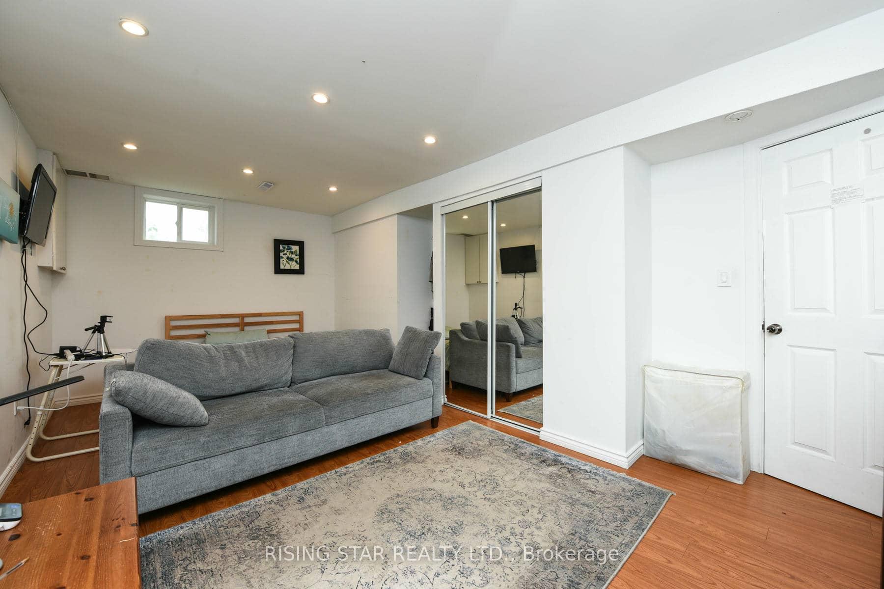 Photo 32 of 3295 Chipley Crescent, Mississauga, Malton — HOMEH