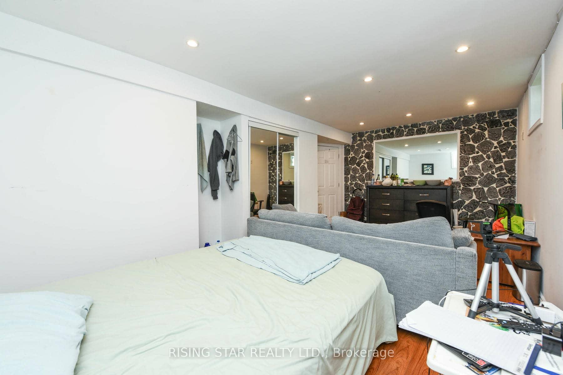 Photo 33 of 3295 Chipley Crescent, Mississauga, Malton — HOMEH