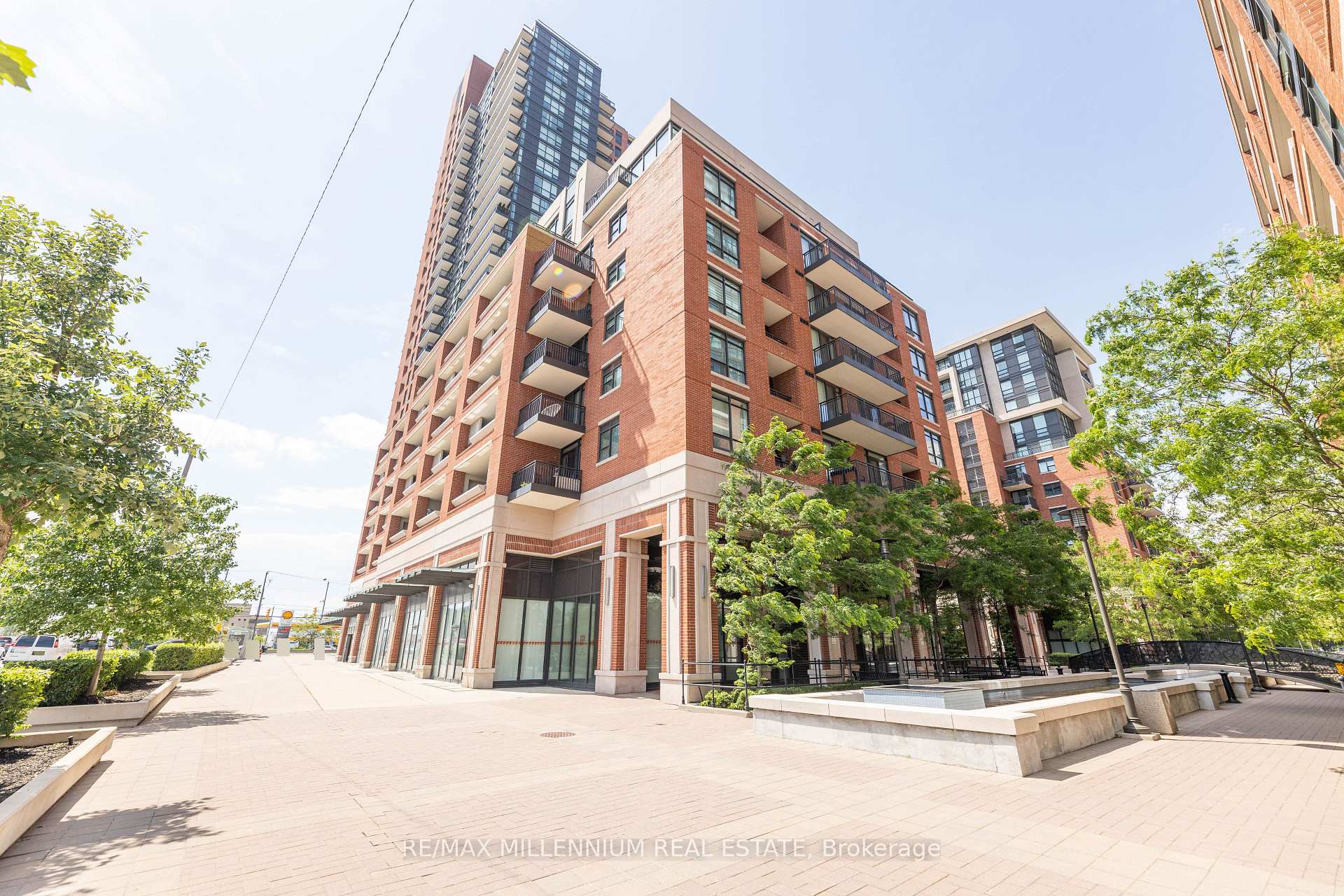 Front of Unit 334, 830 Lawrence Avenue