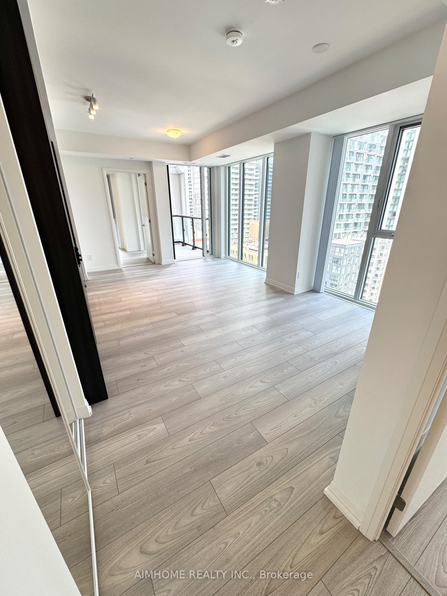 Photo 9 of Unit 2006, 400 King Street W, Toronto, Waterfront Communities — HOMEH