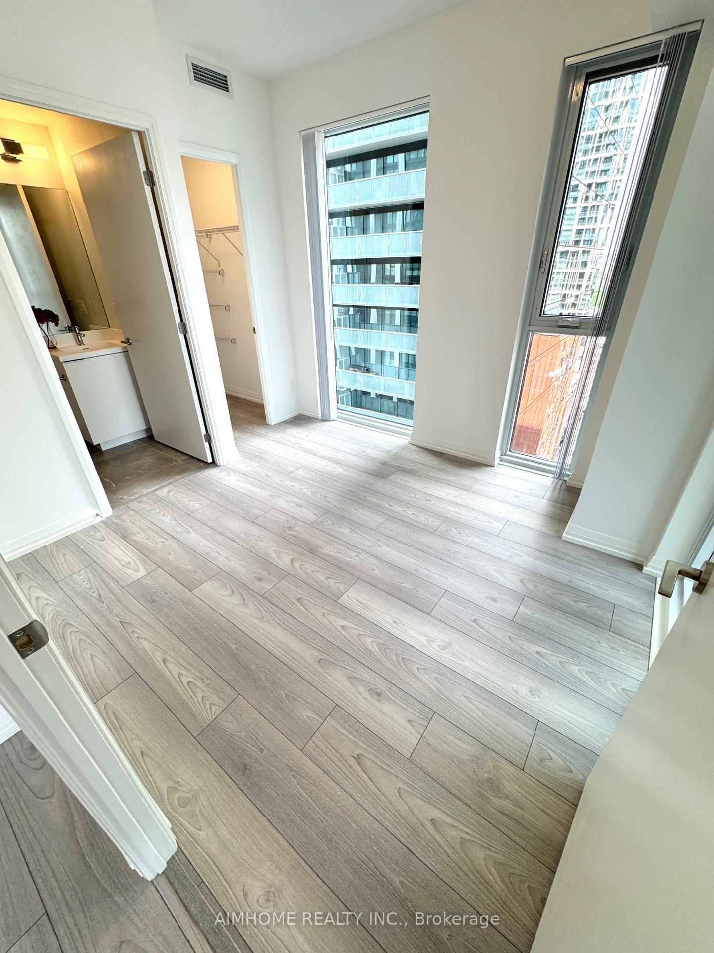 Photo 15 of Unit 2006, 400 King Street W, Toronto, Waterfront Communities — HOMEH