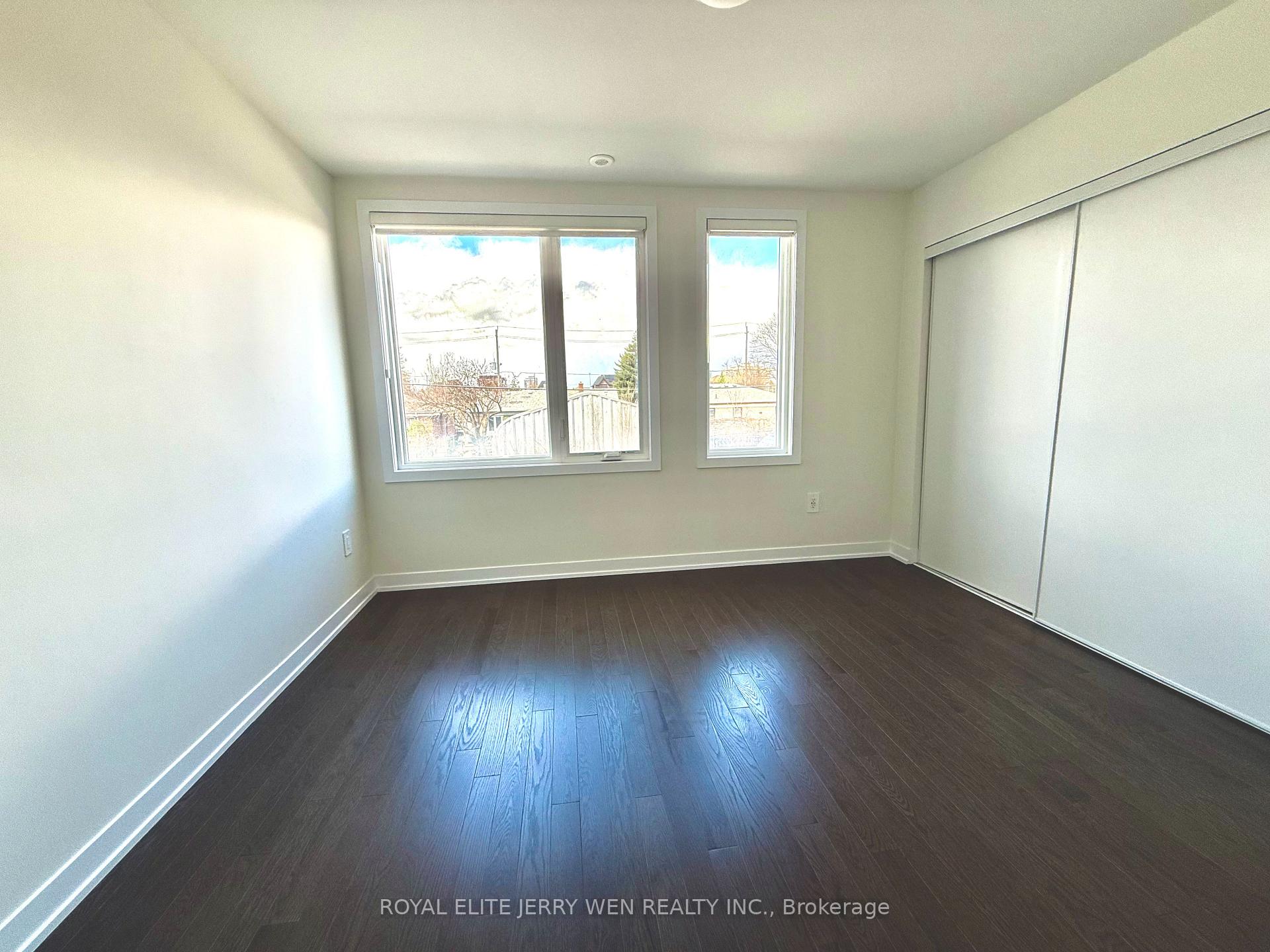 Photo 8 of 46 Green Gardens Boulevard, Toronto, Englemount-Lawrence — HOMEH