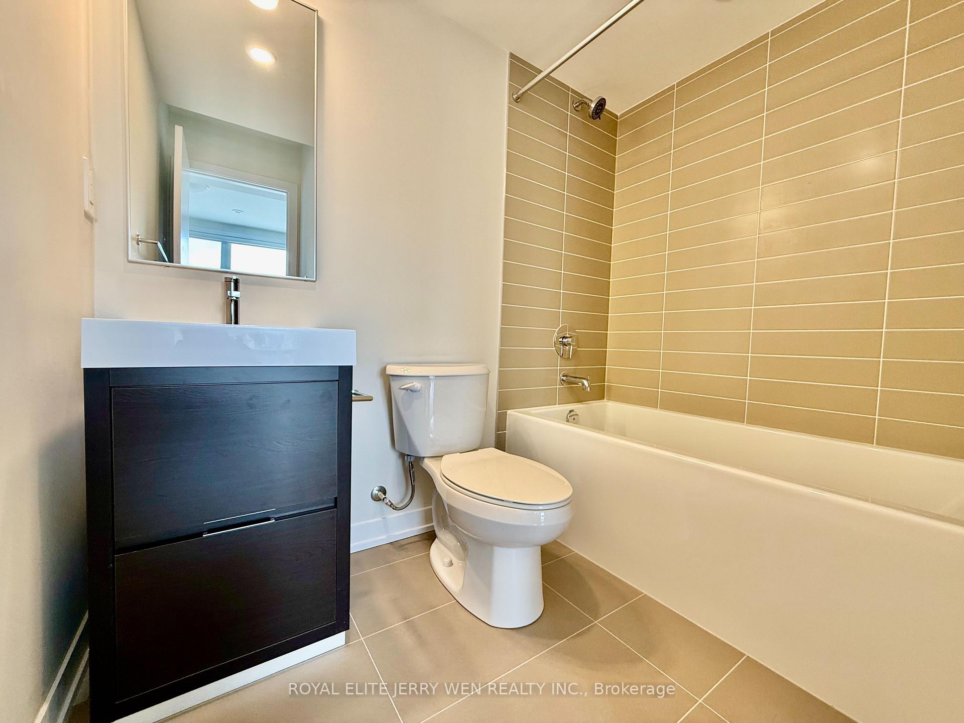Photo 11 of 46 Green Gardens Boulevard, Toronto, Englemount-Lawrence — HOMEH