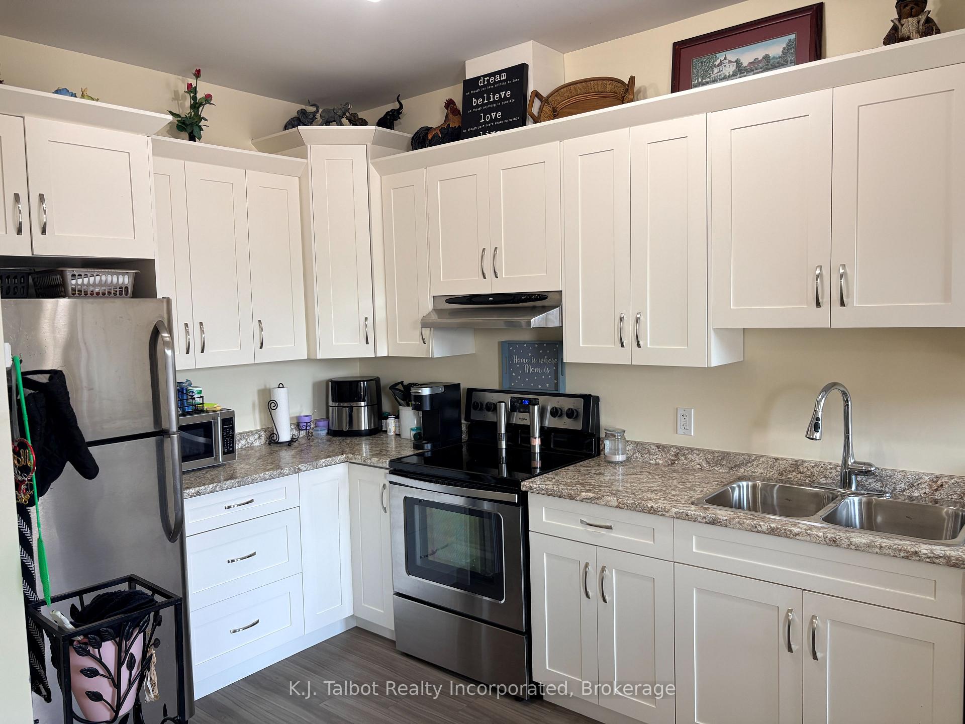 Photo 5 of Unit Unit 204, 35 St David Street, Goderich, Goderich (Town) — HOMEH