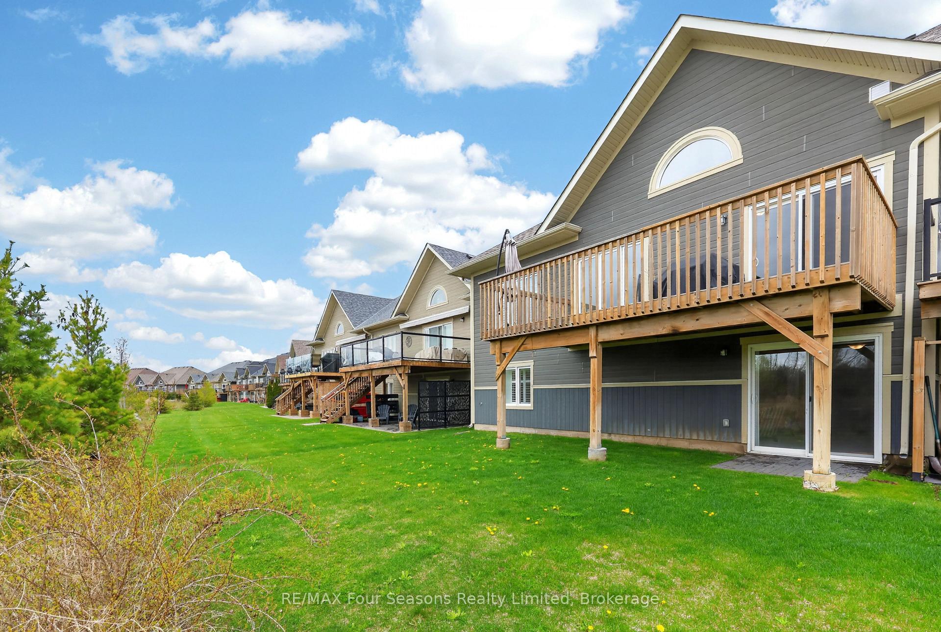 Photo 5 of 100 Kari Crescent, Collingwood — HOMEH