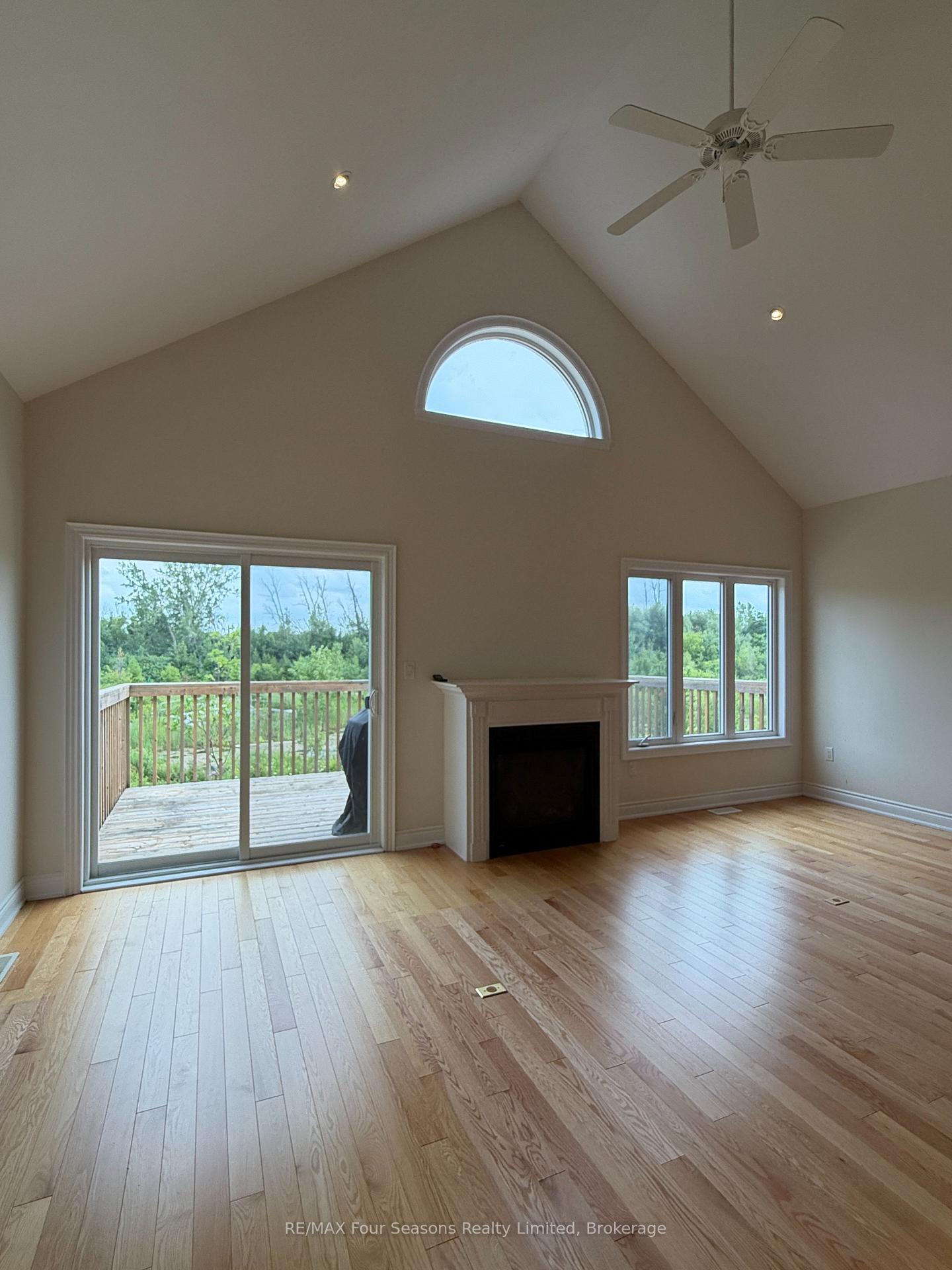 Photo 9 of 100 Kari Crescent, Collingwood — HOMEH