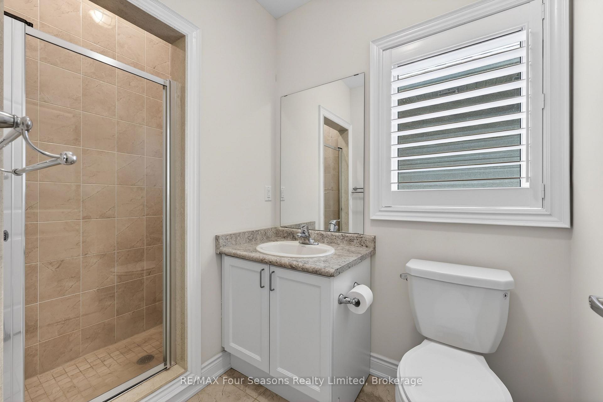 Photo 16 of 100 Kari Crescent, Collingwood — HOMEH