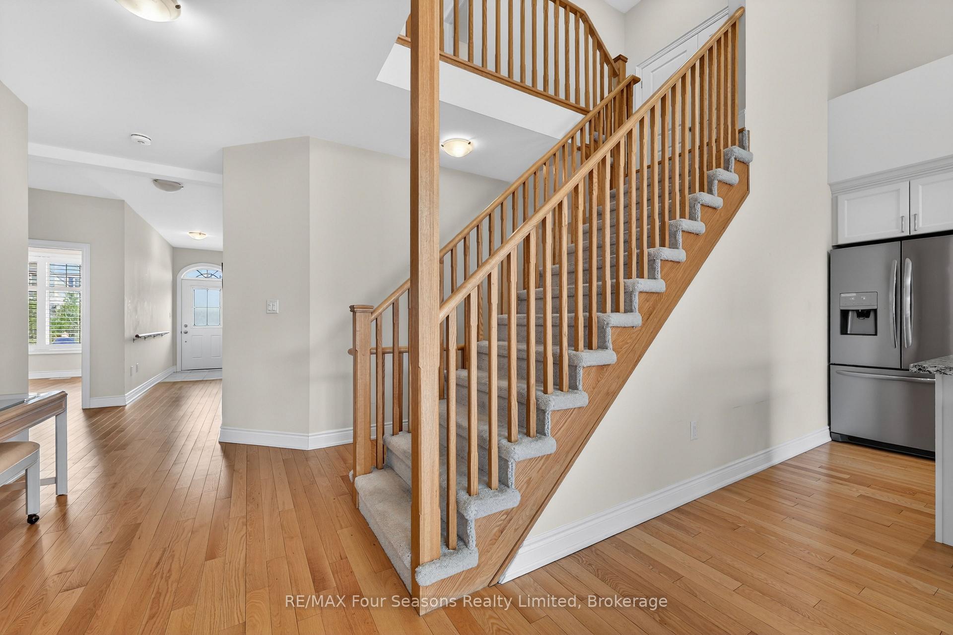 Photo 17 of 100 Kari Crescent, Collingwood — HOMEH