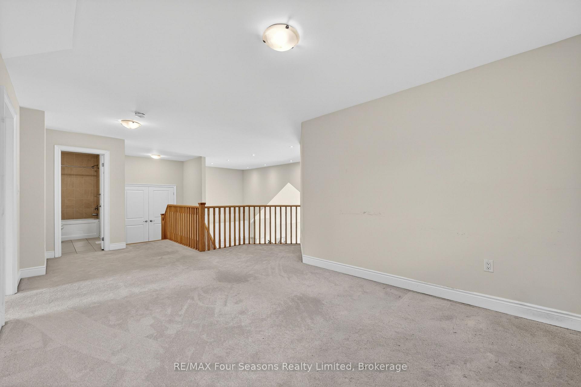 Photo 20 of 100 Kari Crescent, Collingwood — HOMEH