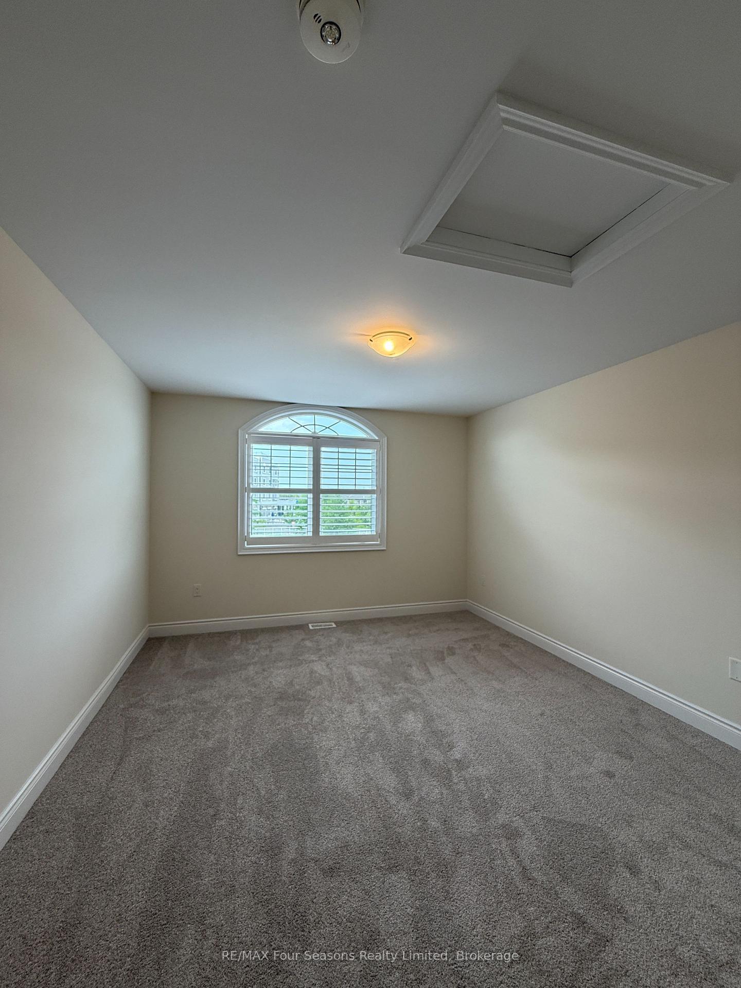 Photo 22 of 100 Kari Crescent, Collingwood — HOMEH