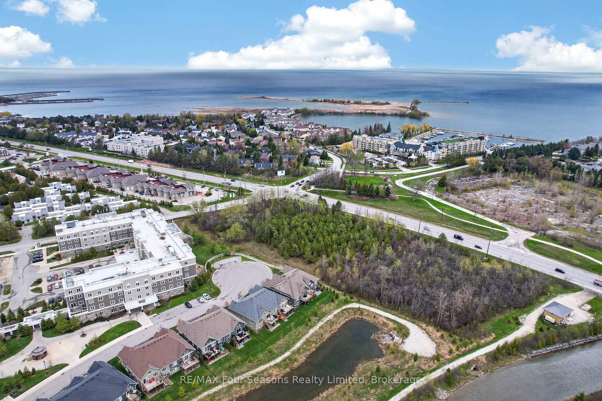 Photo 39 of 100 Kari Crescent, Collingwood — HOMEH