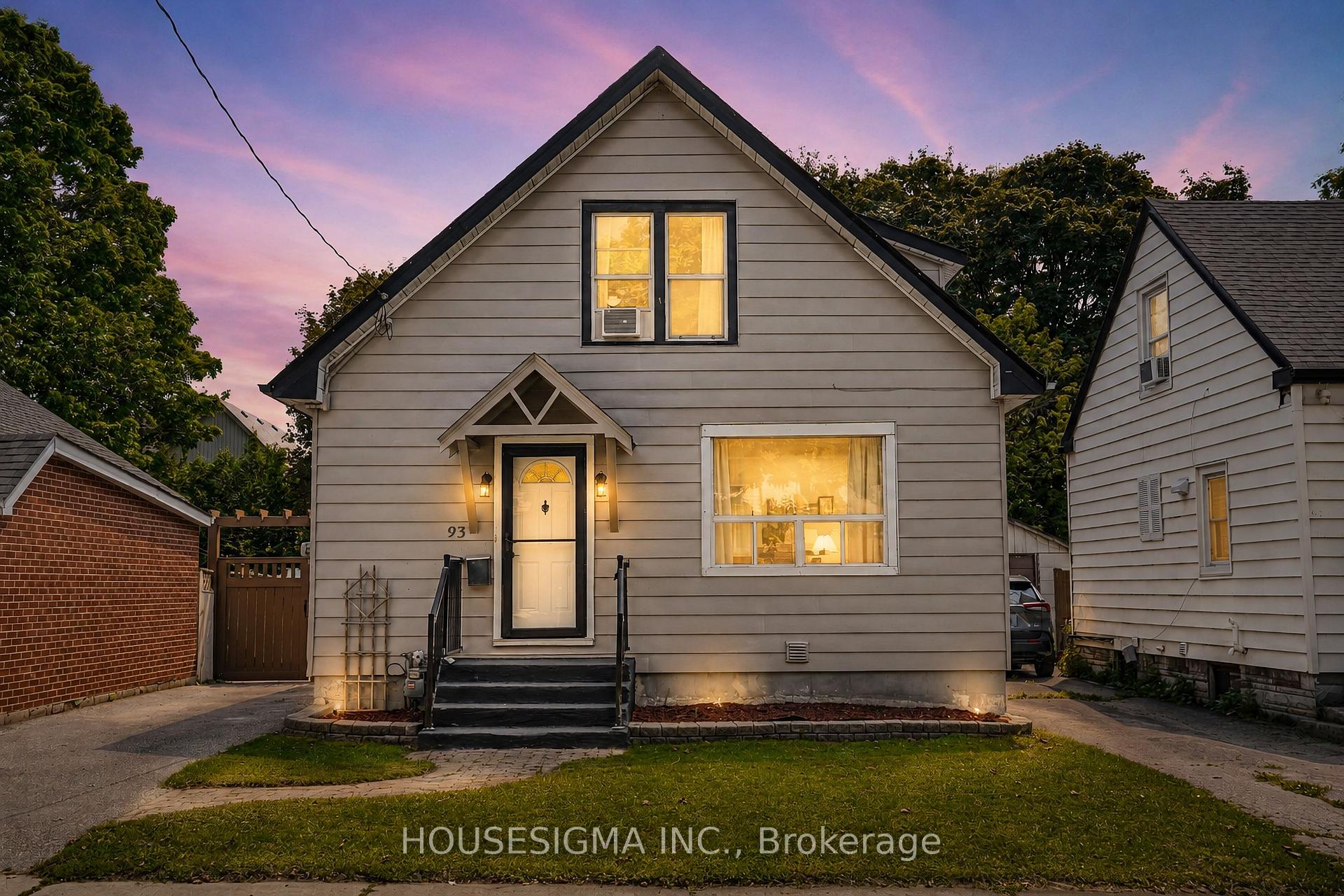 Front of 93 Brock Street W