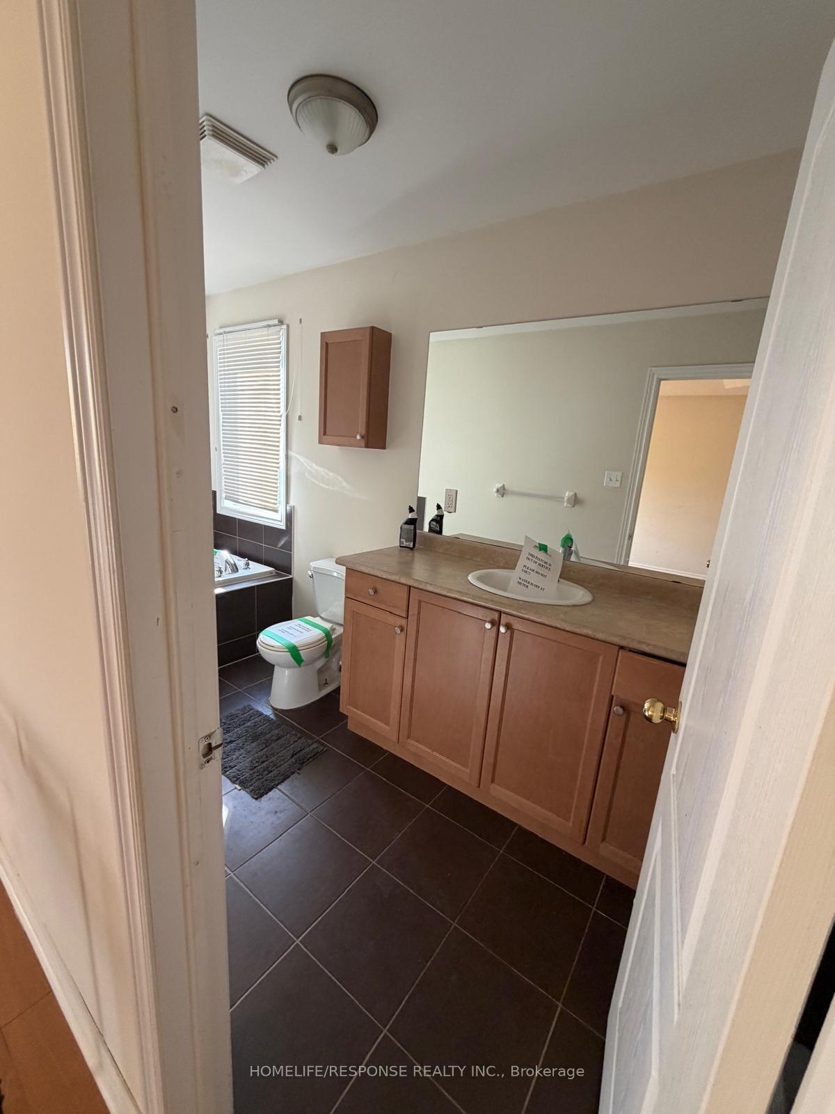 Photo 14 of 4694 Centretown Way, Mississauga, Hurontario — HOMEH