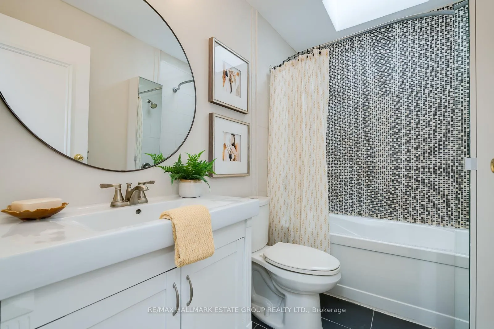 Photo 18 of 16 Dartford Road, Toronto, Playter Estates-Danforth — HOMEH
