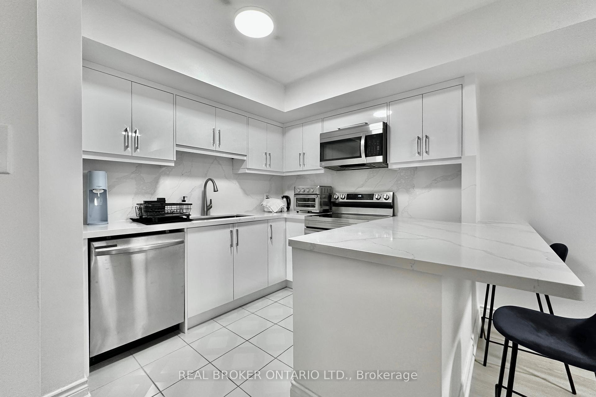 Photo 6 of Unit 518, 25 The Esplanade, Toronto, Waterfront Communities — HOMEH