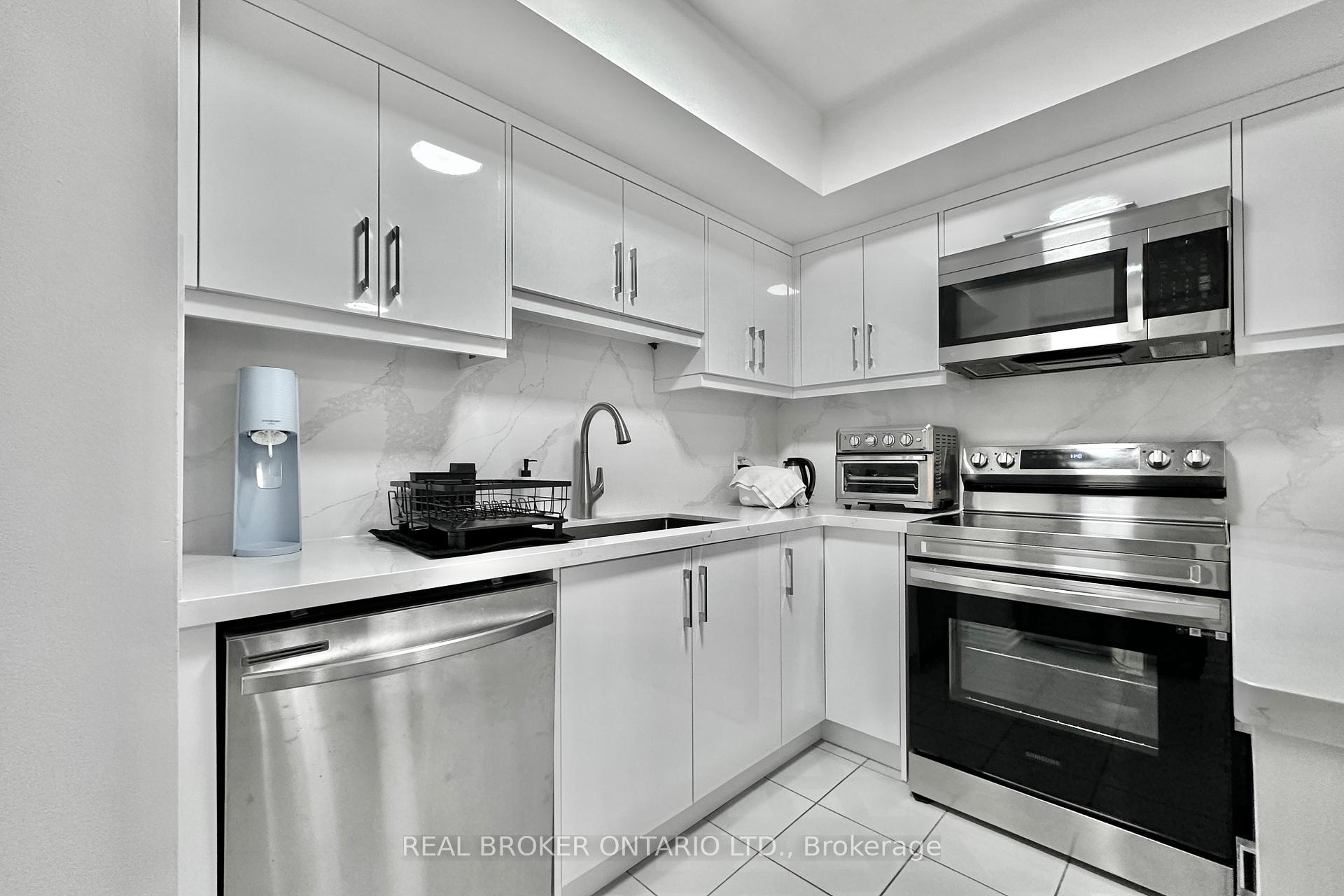 Photo 7 of Unit 518, 25 The Esplanade, Toronto, Waterfront Communities — HOMEH