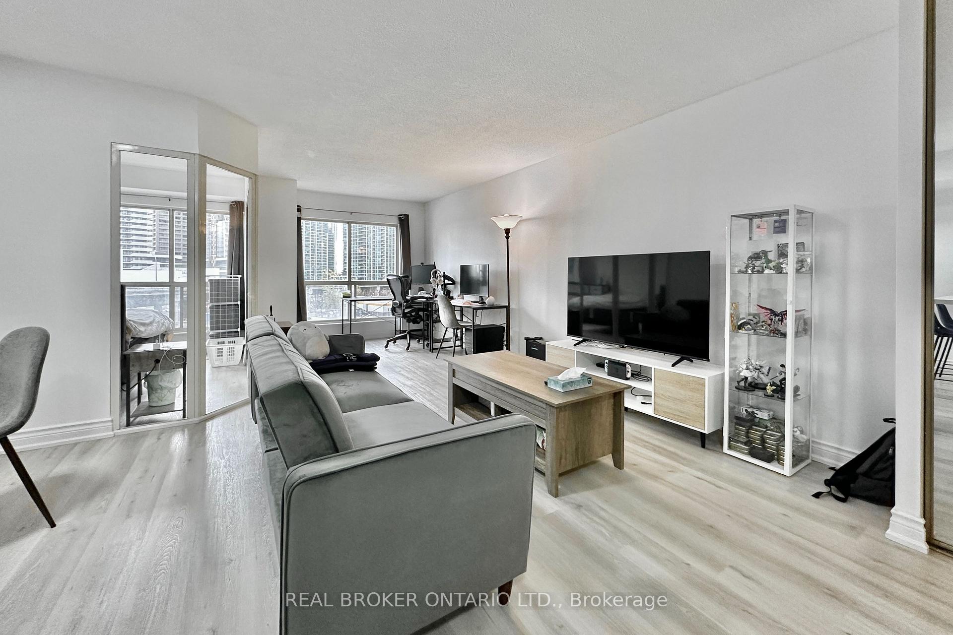 Photo 10 of Unit 518, 25 The Esplanade, Toronto, Waterfront Communities — HOMEH