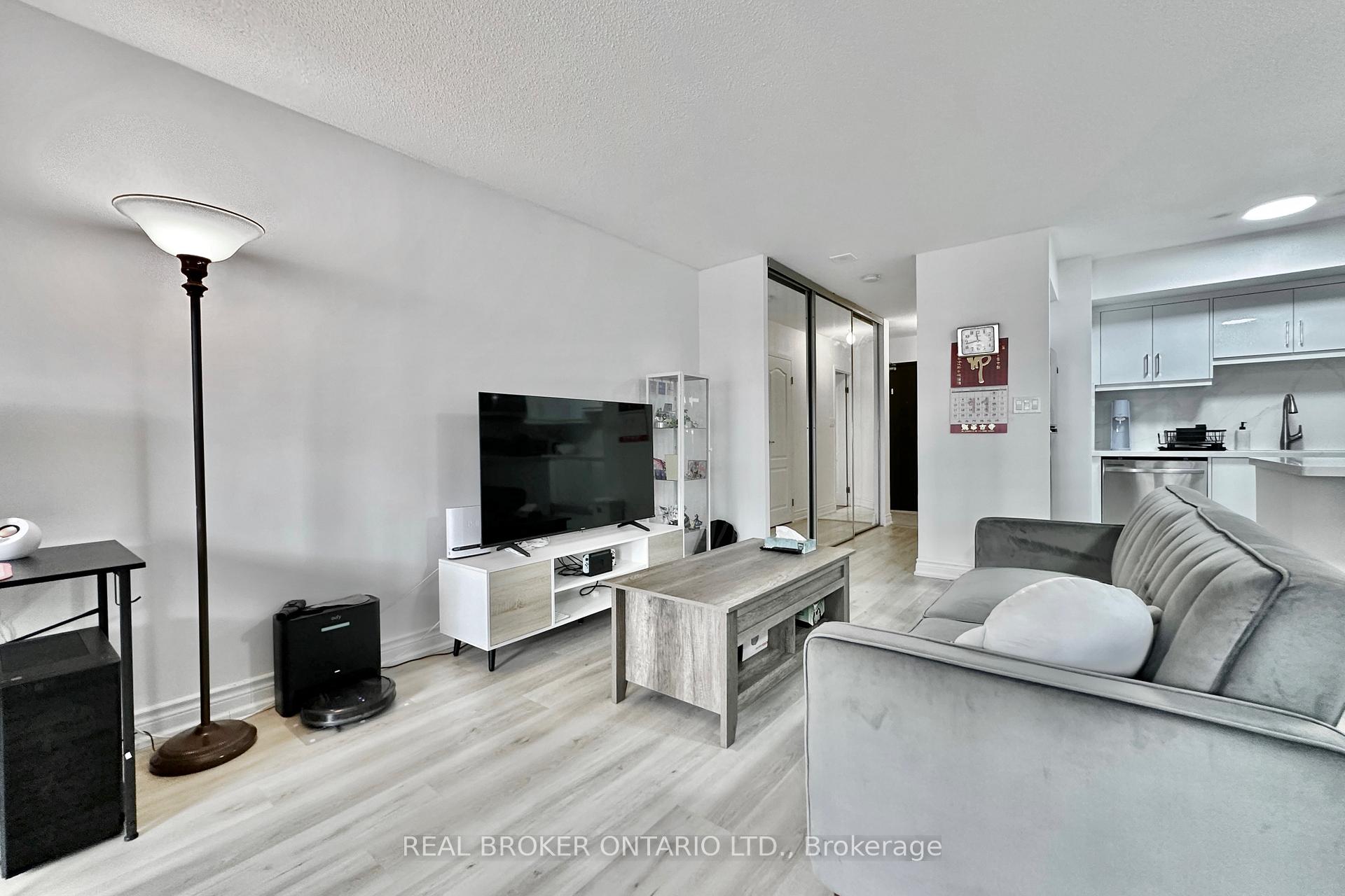 Photo 13 of Unit 518, 25 The Esplanade, Toronto, Waterfront Communities — HOMEH