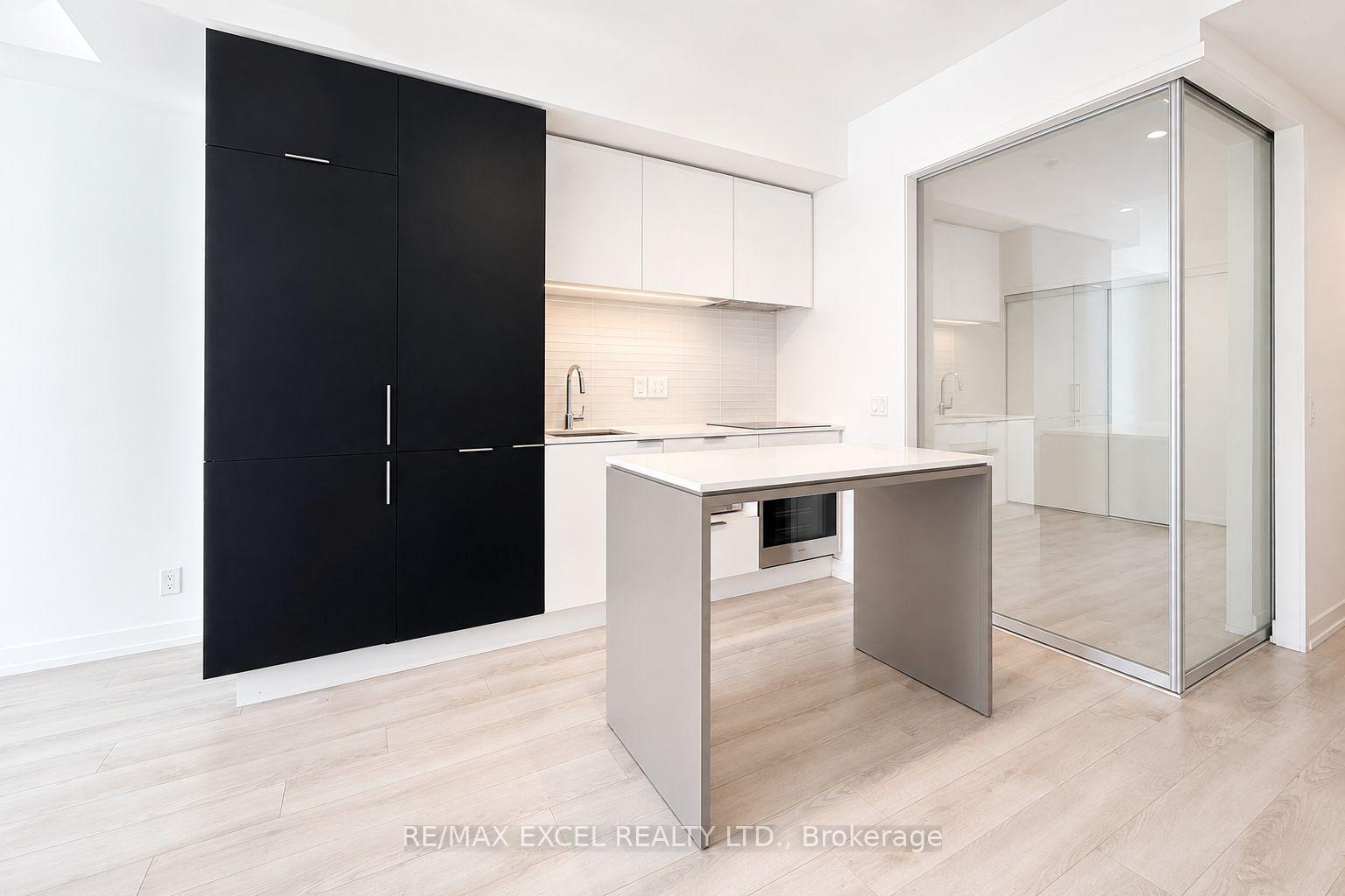 Photo 6 of Unit 1012, 33 Helendale Avenue, Toronto, Yonge-Eglinton — HOMEH