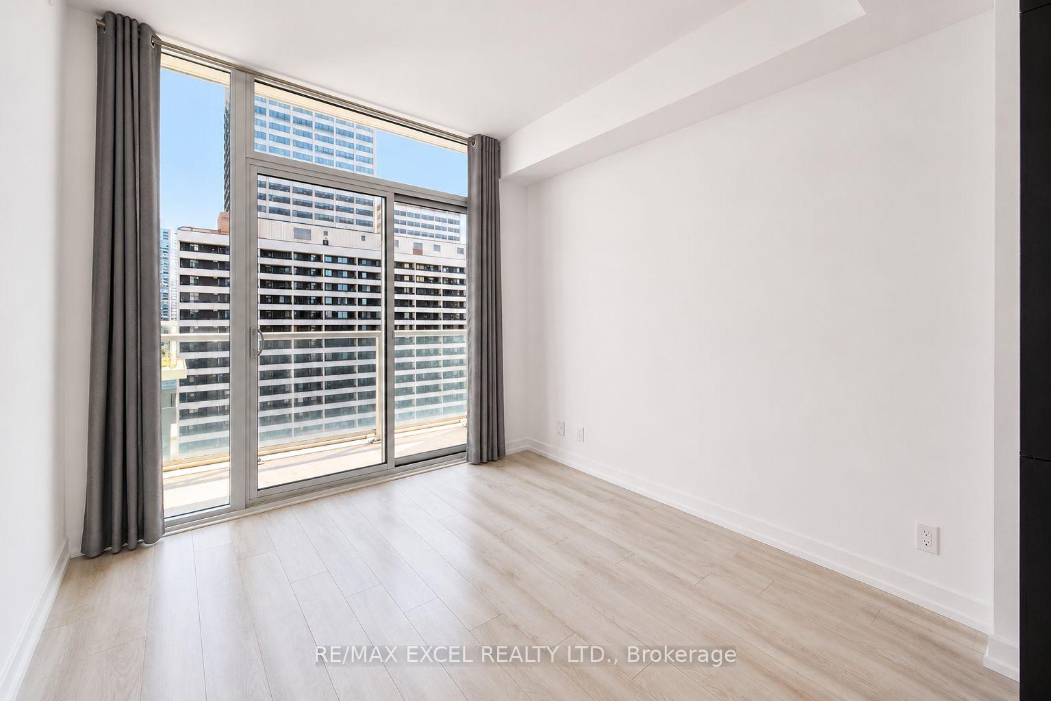Photo 11 of Unit 1012, 33 Helendale Avenue, Toronto, Yonge-Eglinton — HOMEH