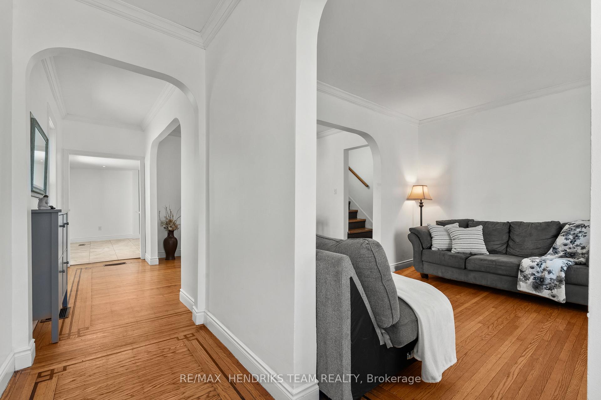 Photo 5 of 192 Wood Street E, Hamilton, North End — HOMEH