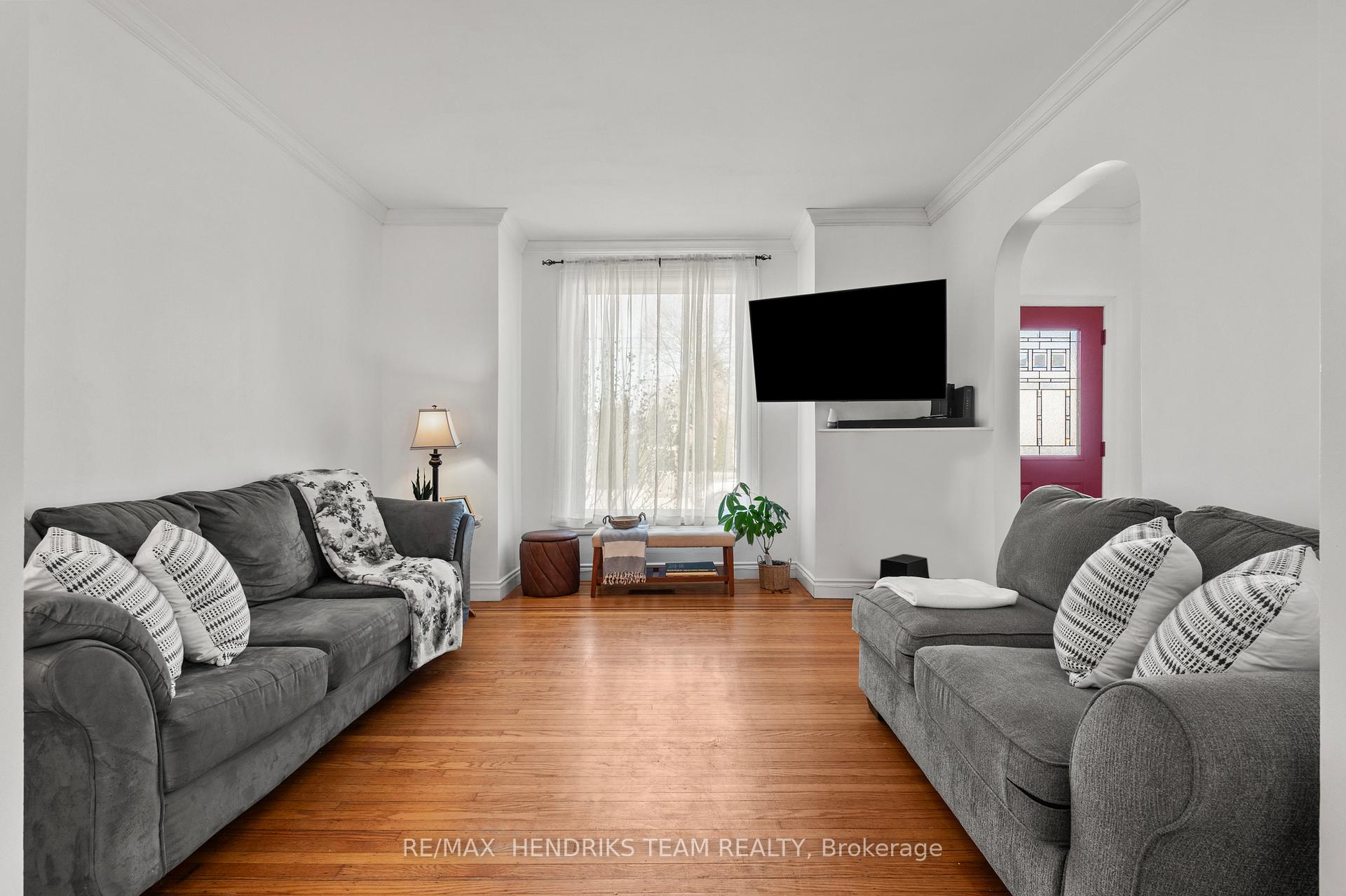 Photo 6 of 192 Wood Street E, Hamilton, North End — HOMEH