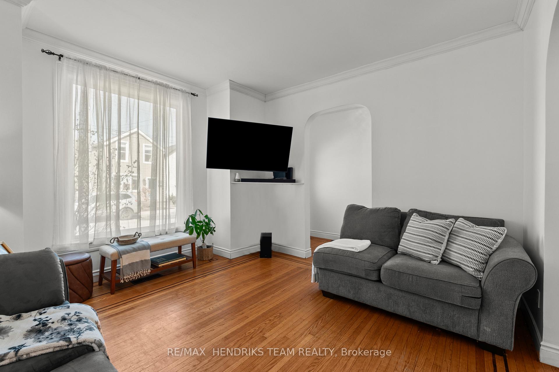Photo 7 of 192 Wood Street E, Hamilton, North End — HOMEH