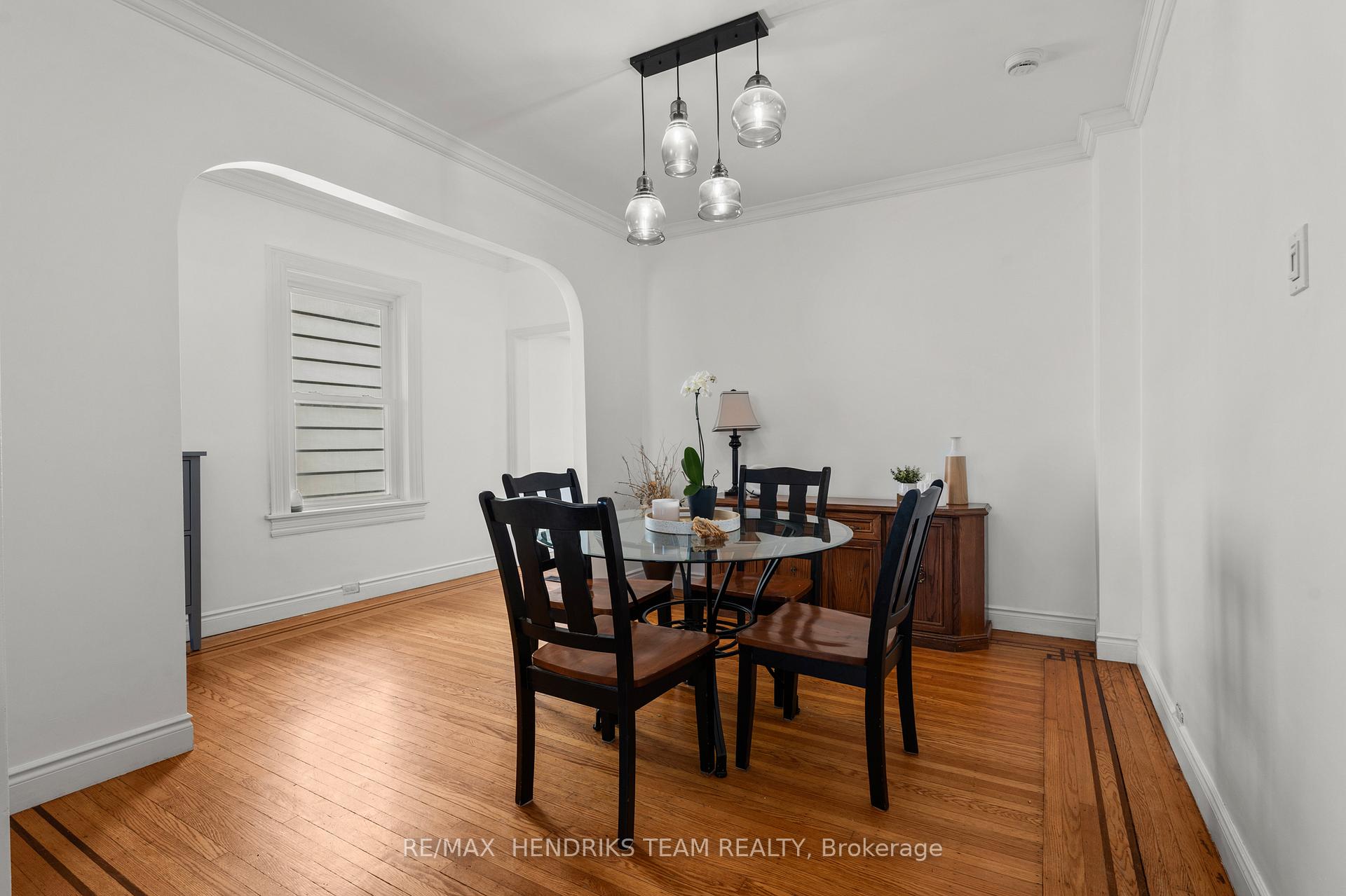 Photo 11 of 192 Wood Street E, Hamilton, North End — HOMEH