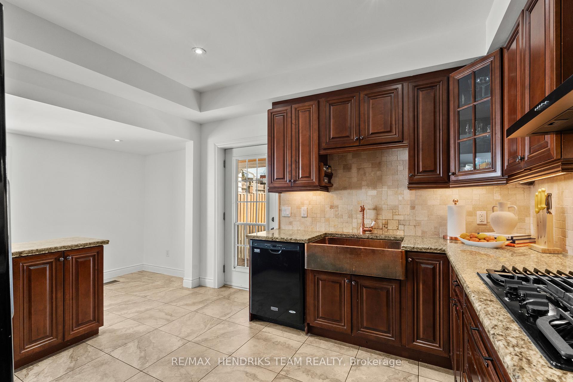 Photo 19 of 192 Wood Street E, Hamilton, North End — HOMEH