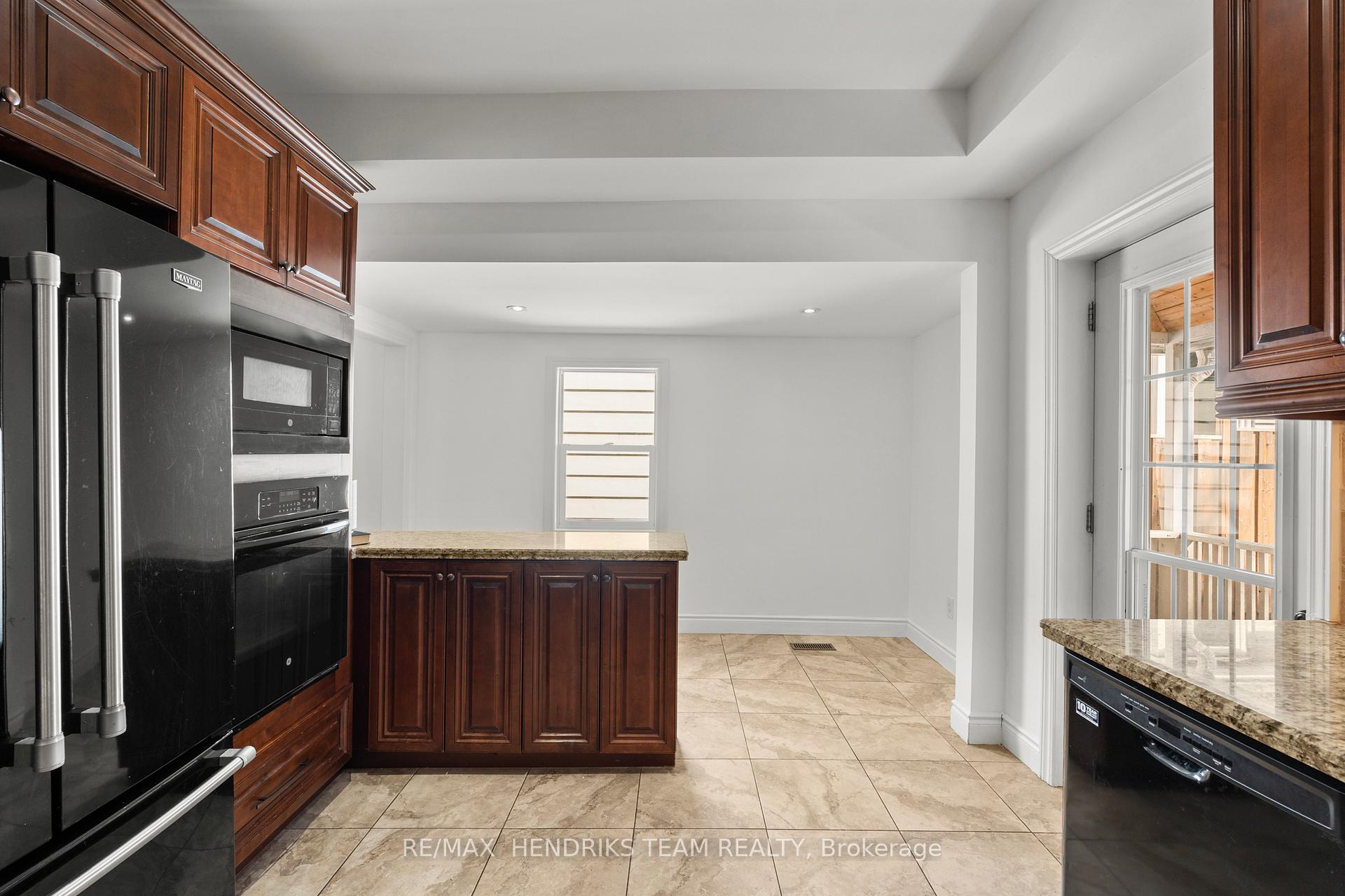 Photo 21 of 192 Wood Street E, Hamilton, North End — HOMEH