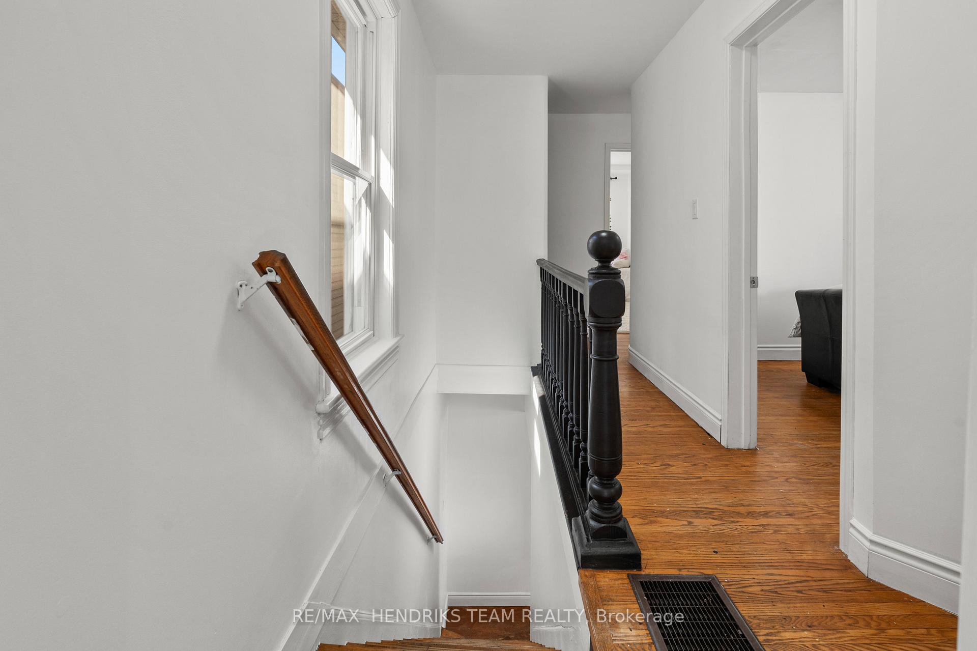 Photo 22 of 192 Wood Street E, Hamilton, North End — HOMEH