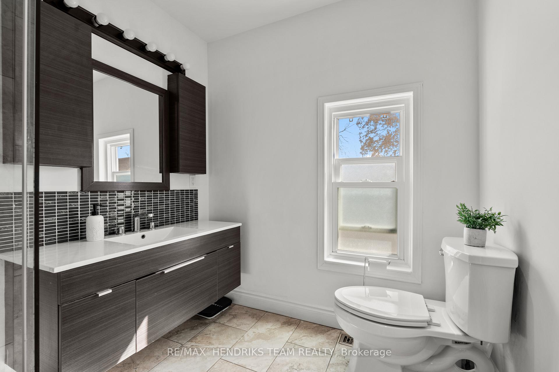 Photo 30 of 192 Wood Street E, Hamilton, North End — HOMEH