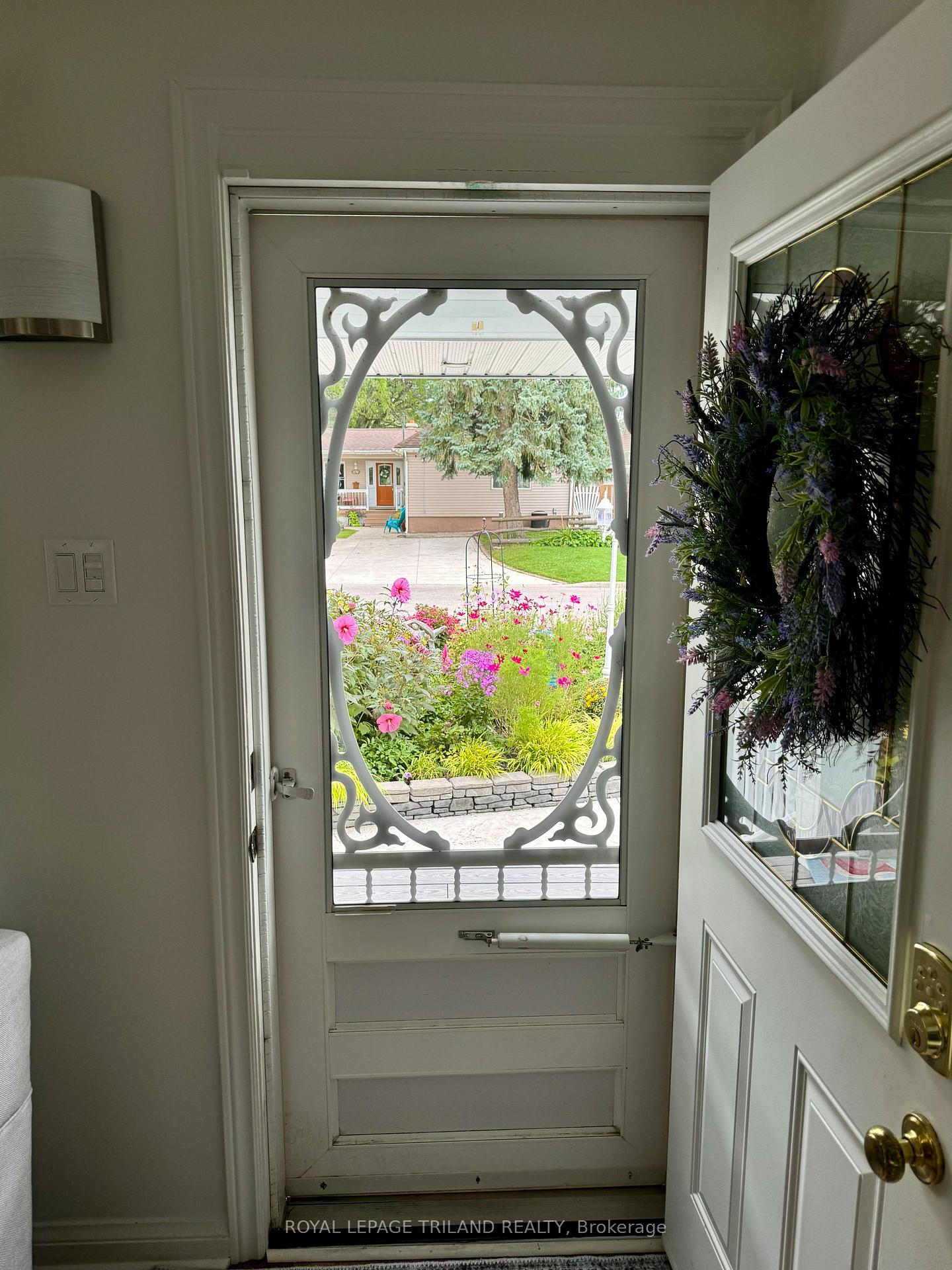 Photo 5 of 1178 Princess Avenue, London, East G — HOMEH