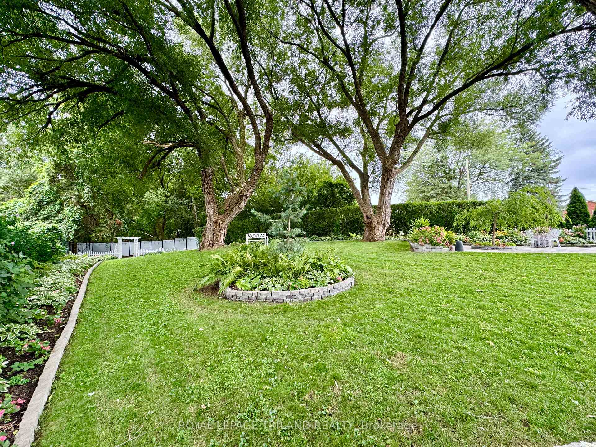 Photo 9 of 1178 Princess Avenue, London, East G — HOMEH