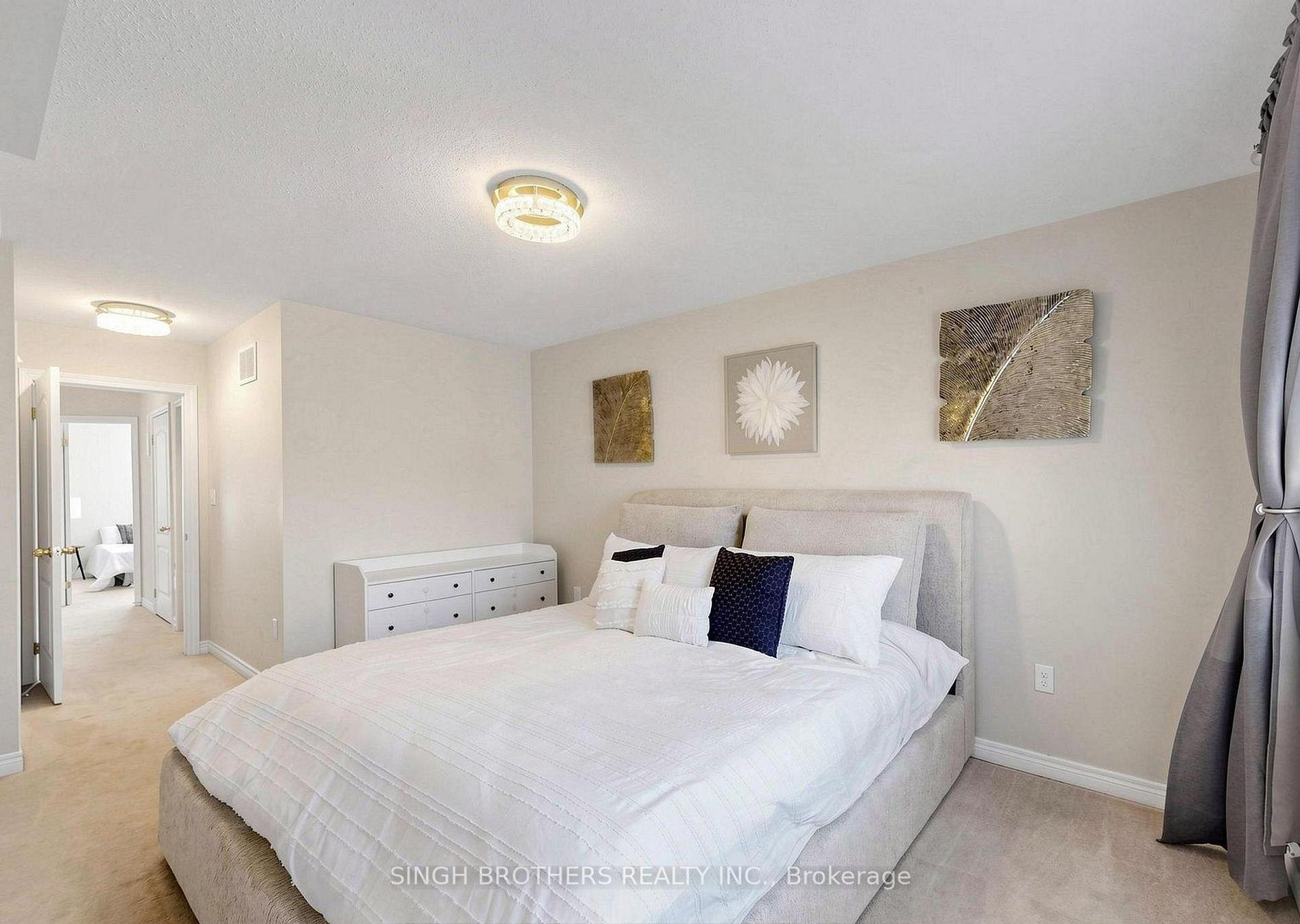Photo 11 of 1321 Granrock Crescent, Mississauga, East Credit — HOMEH