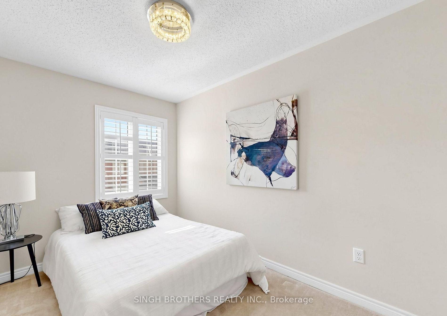 Photo 14 of 1321 Granrock Crescent, Mississauga, East Credit — HOMEH