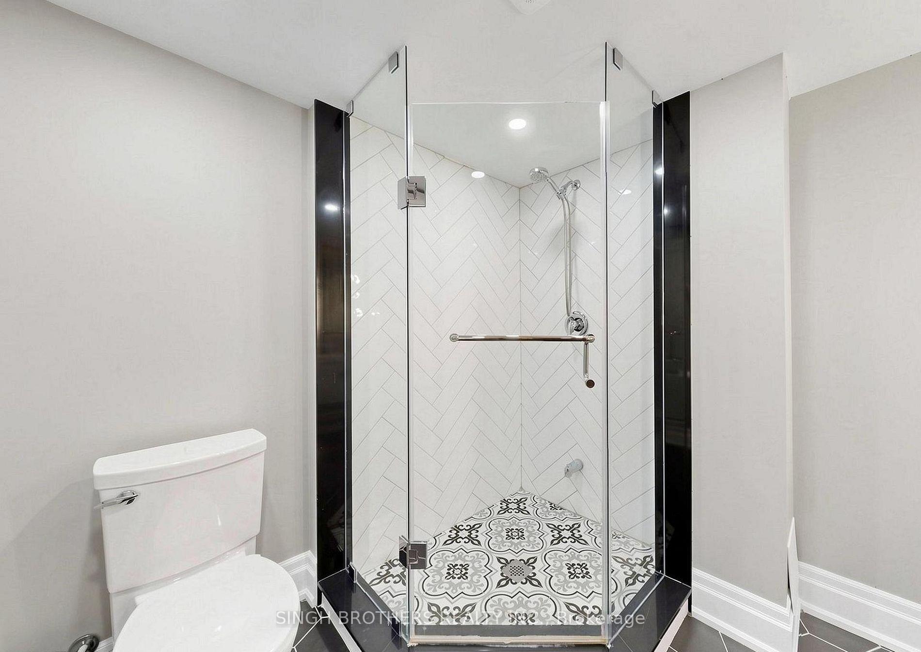 Photo 16 of 1321 Granrock Crescent, Mississauga, East Credit — HOMEH