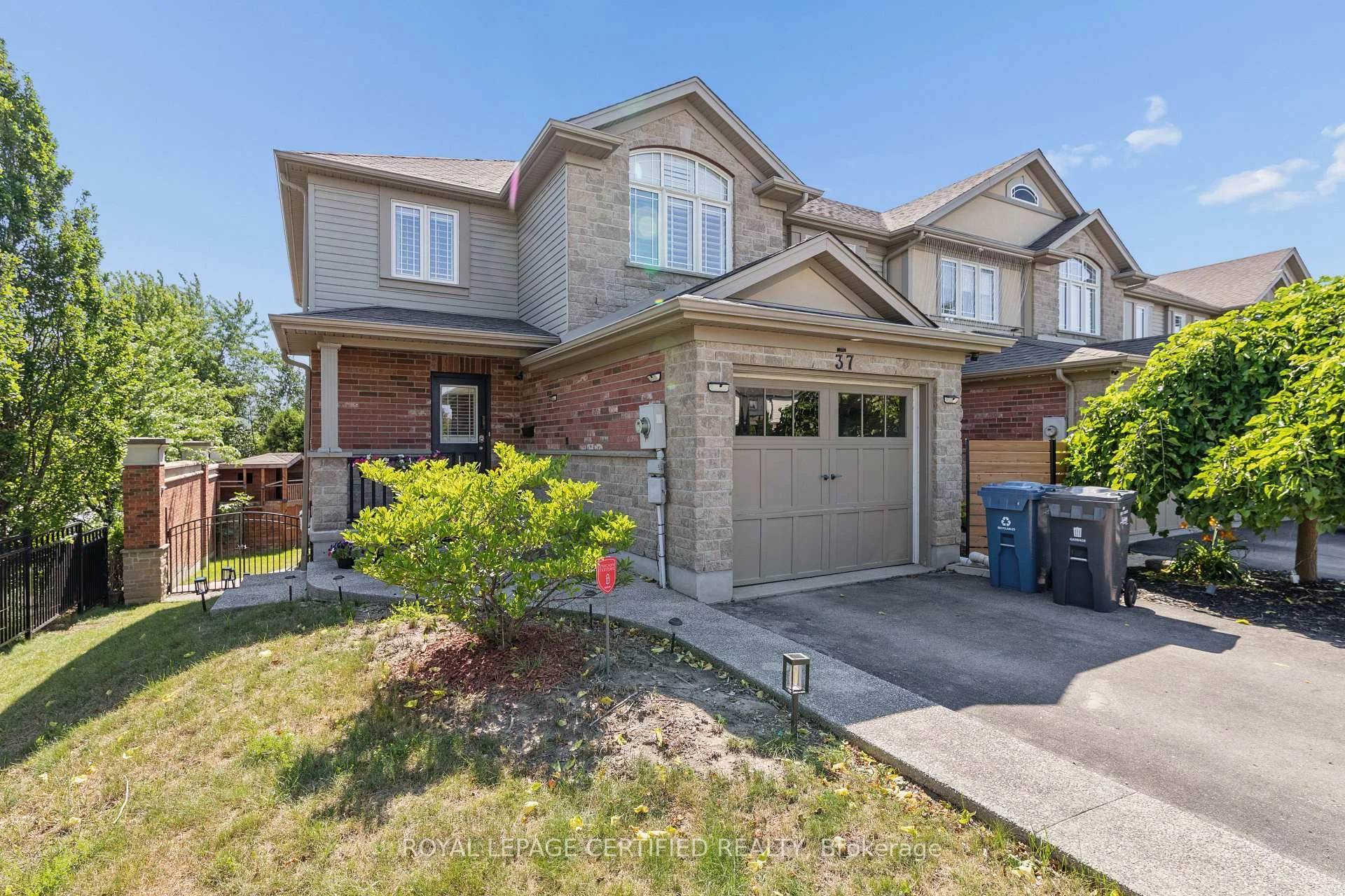 Photo 3 of 37 Wilkie Crescent, Guelph, Pineridge/Westminster Woods — HOMEH