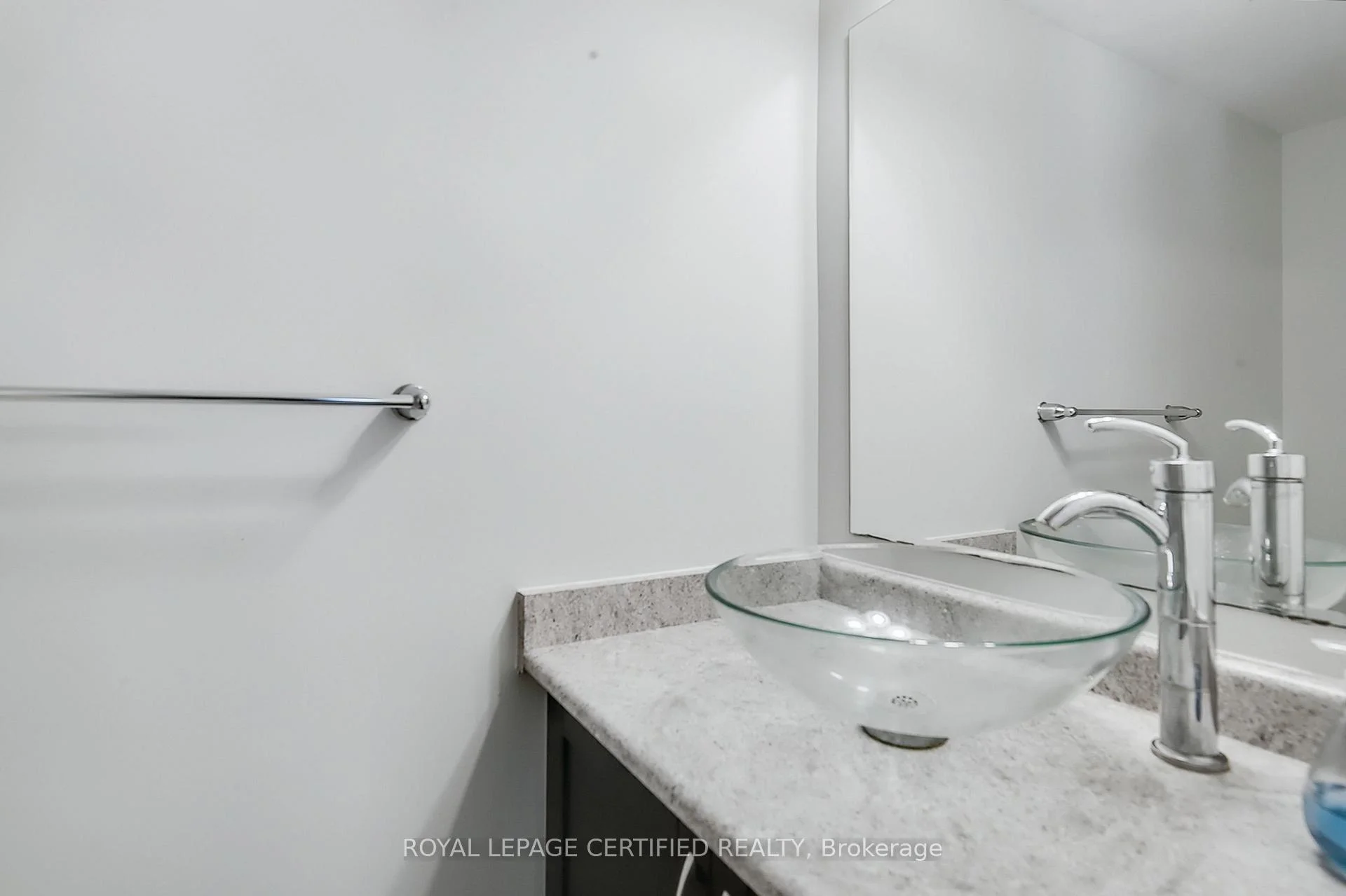 Photo 8 of 37 Wilkie Crescent, Guelph, Pineridge/Westminster Woods — HOMEH