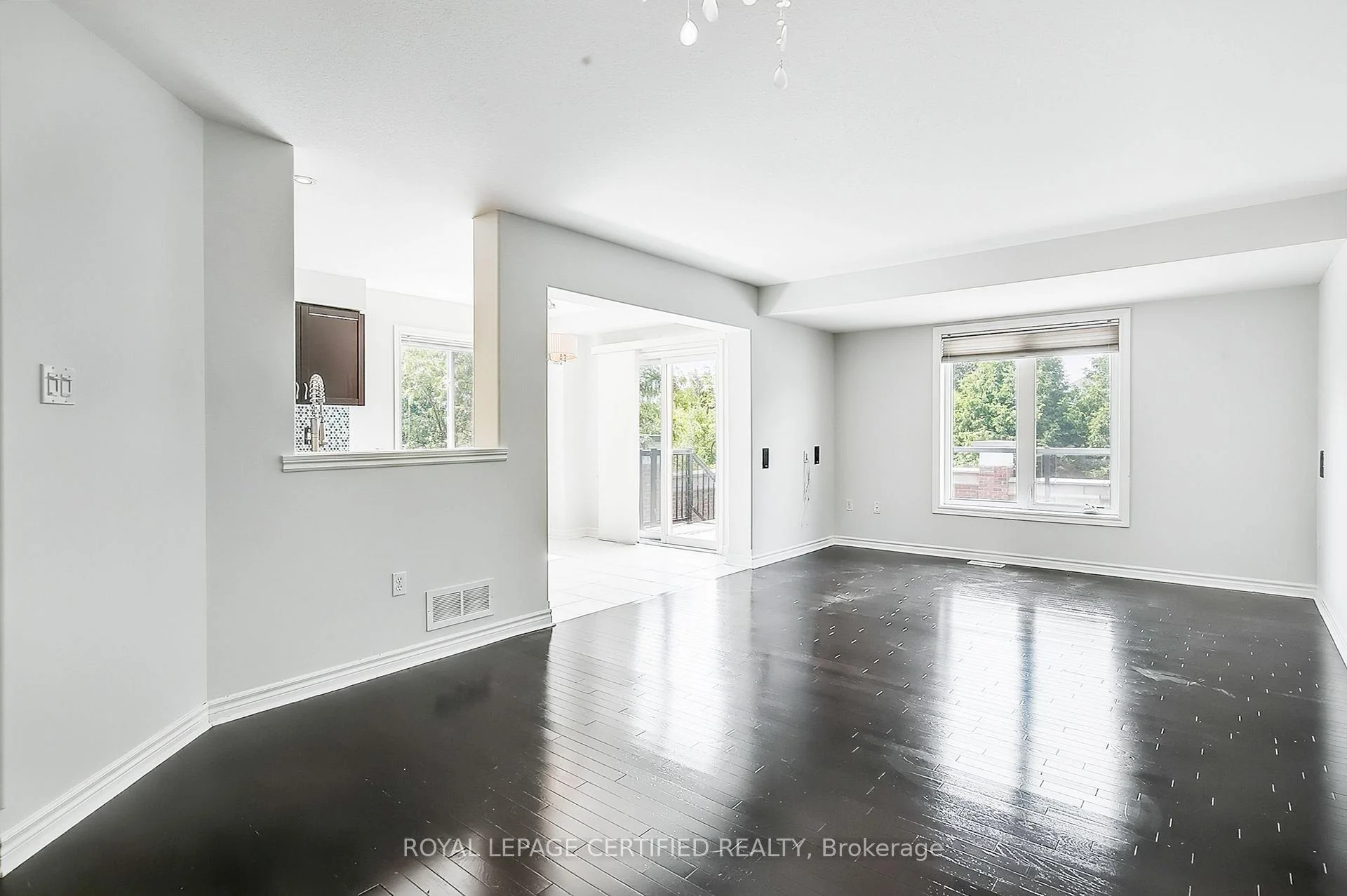 Photo 10 of 37 Wilkie Crescent, Guelph, Pineridge/Westminster Woods — HOMEH
