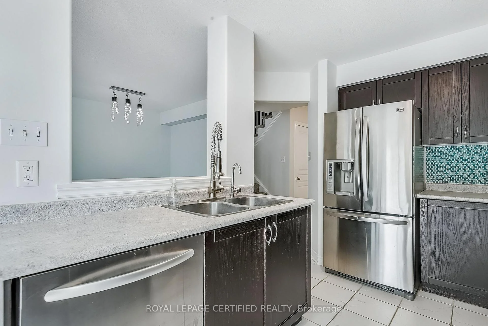 Photo 13 of 37 Wilkie Crescent, Guelph, Pineridge/Westminster Woods — HOMEH