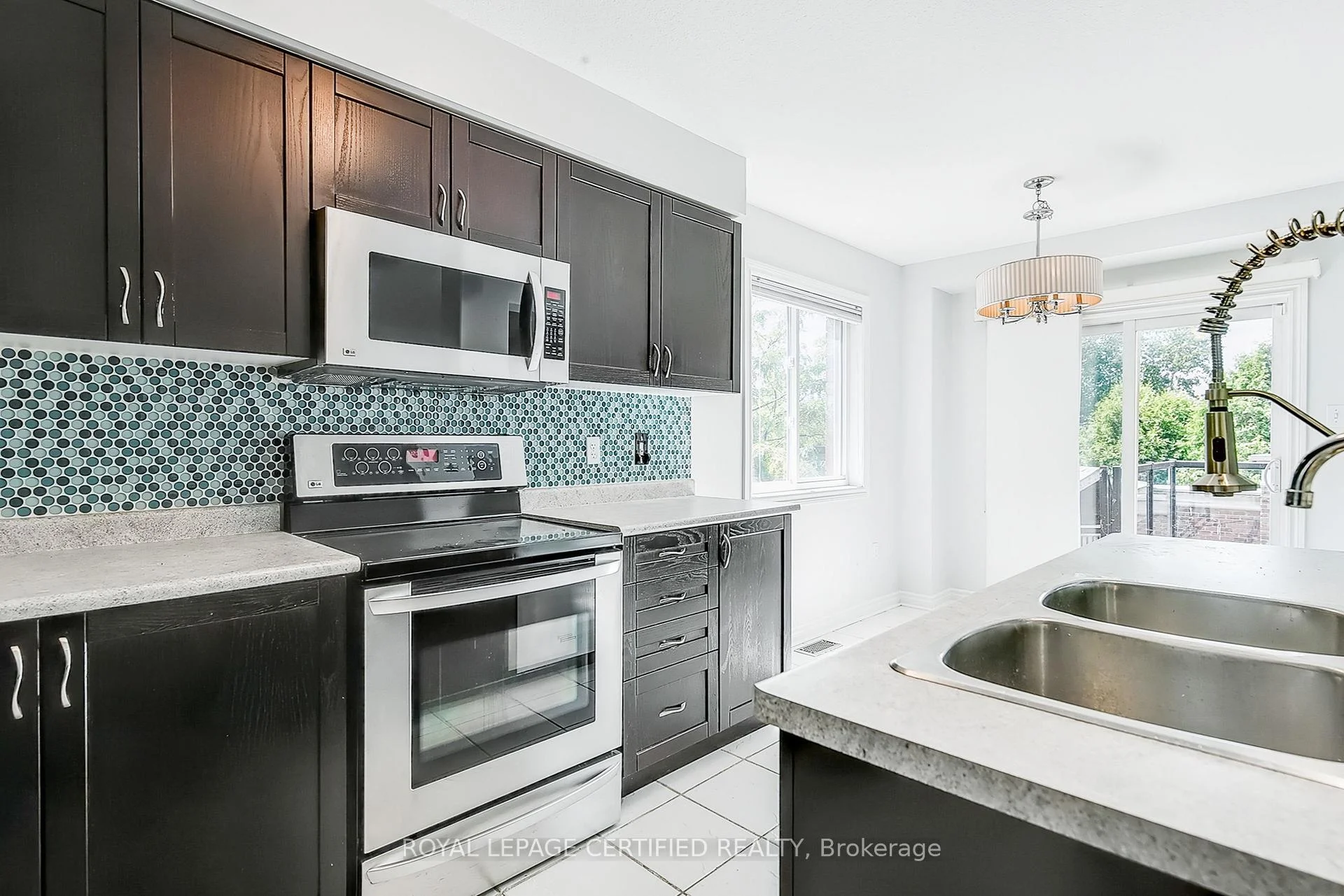 Photo 14 of 37 Wilkie Crescent, Guelph, Pineridge/Westminster Woods — HOMEH