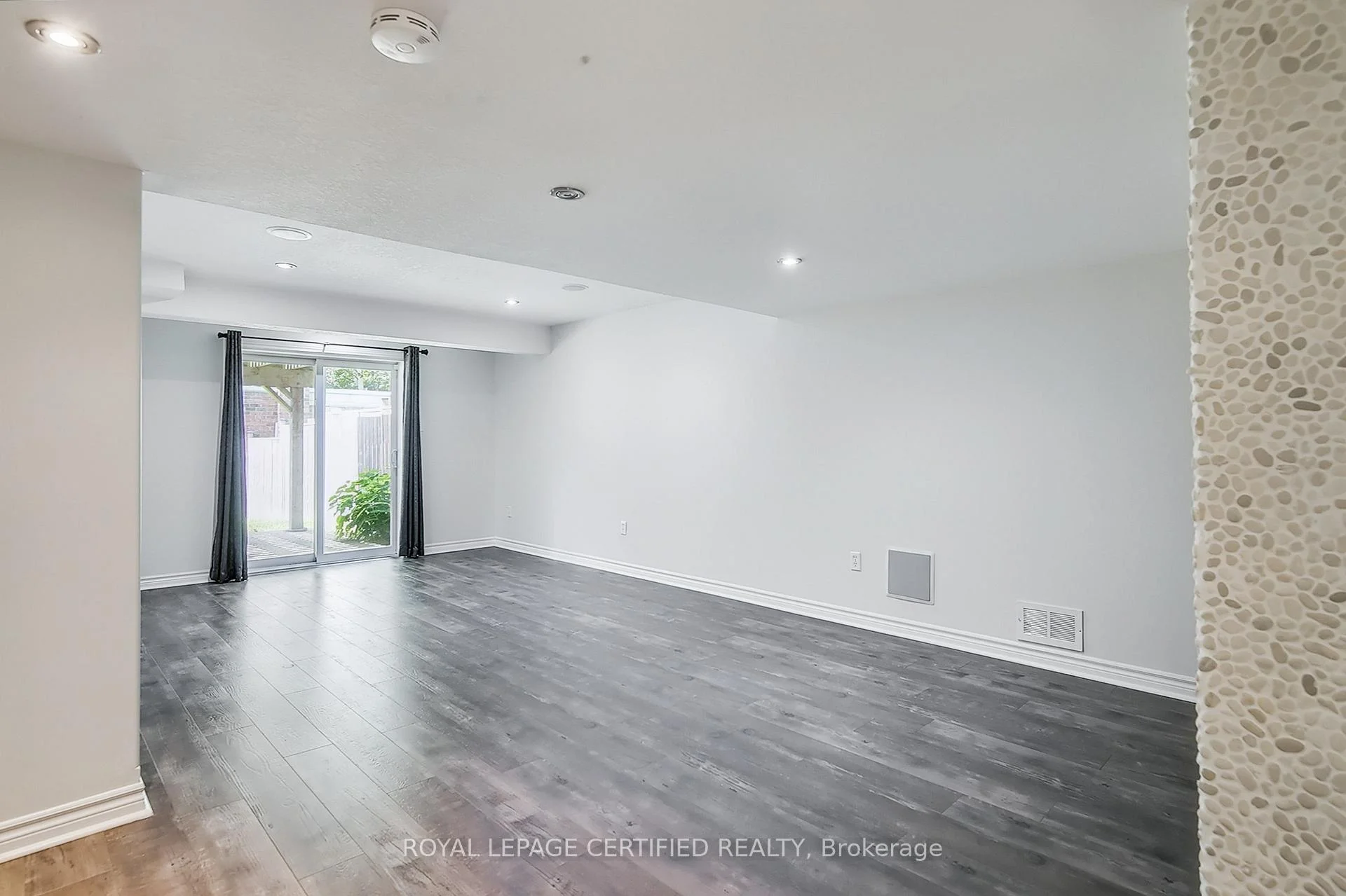 Photo 24 of 37 Wilkie Crescent, Guelph, Pineridge/Westminster Woods — HOMEH