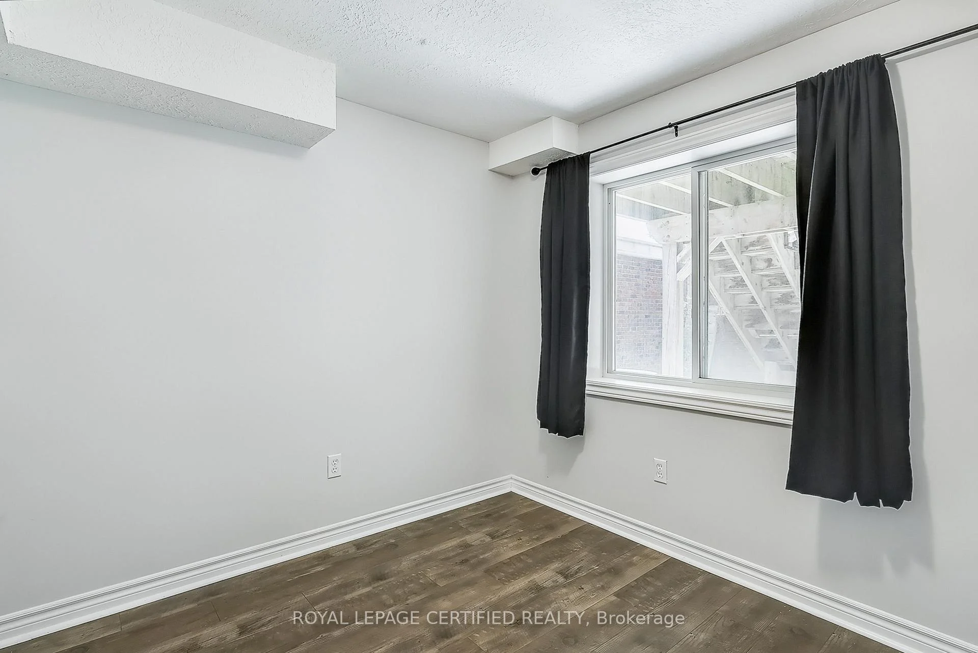 Photo 27 of 37 Wilkie Crescent, Guelph, Pineridge/Westminster Woods — HOMEH