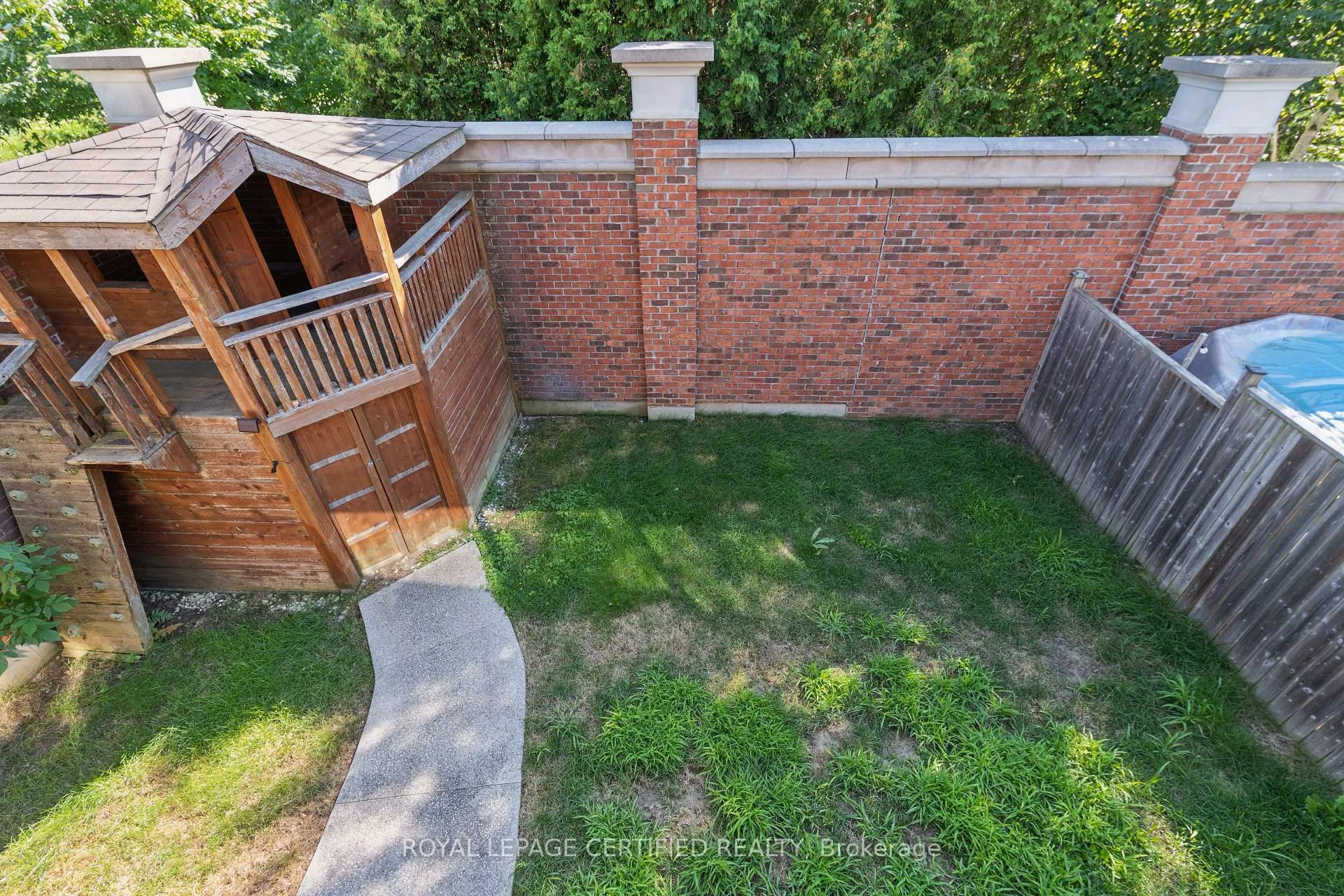 Photo 30 of 37 Wilkie Crescent, Guelph, Pineridge/Westminster Woods — HOMEH