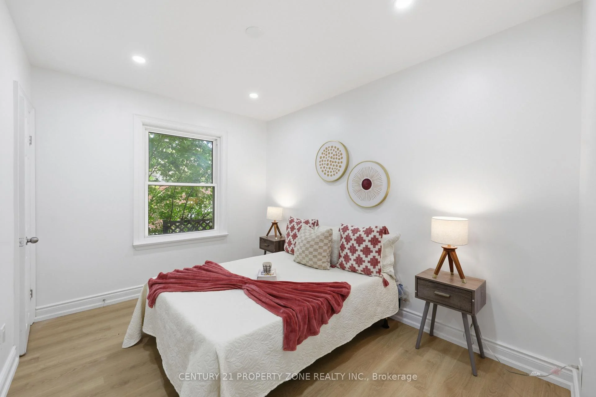 Photo 10 of 45 Brisco Street, Brampton, Brampton North — HOMEH