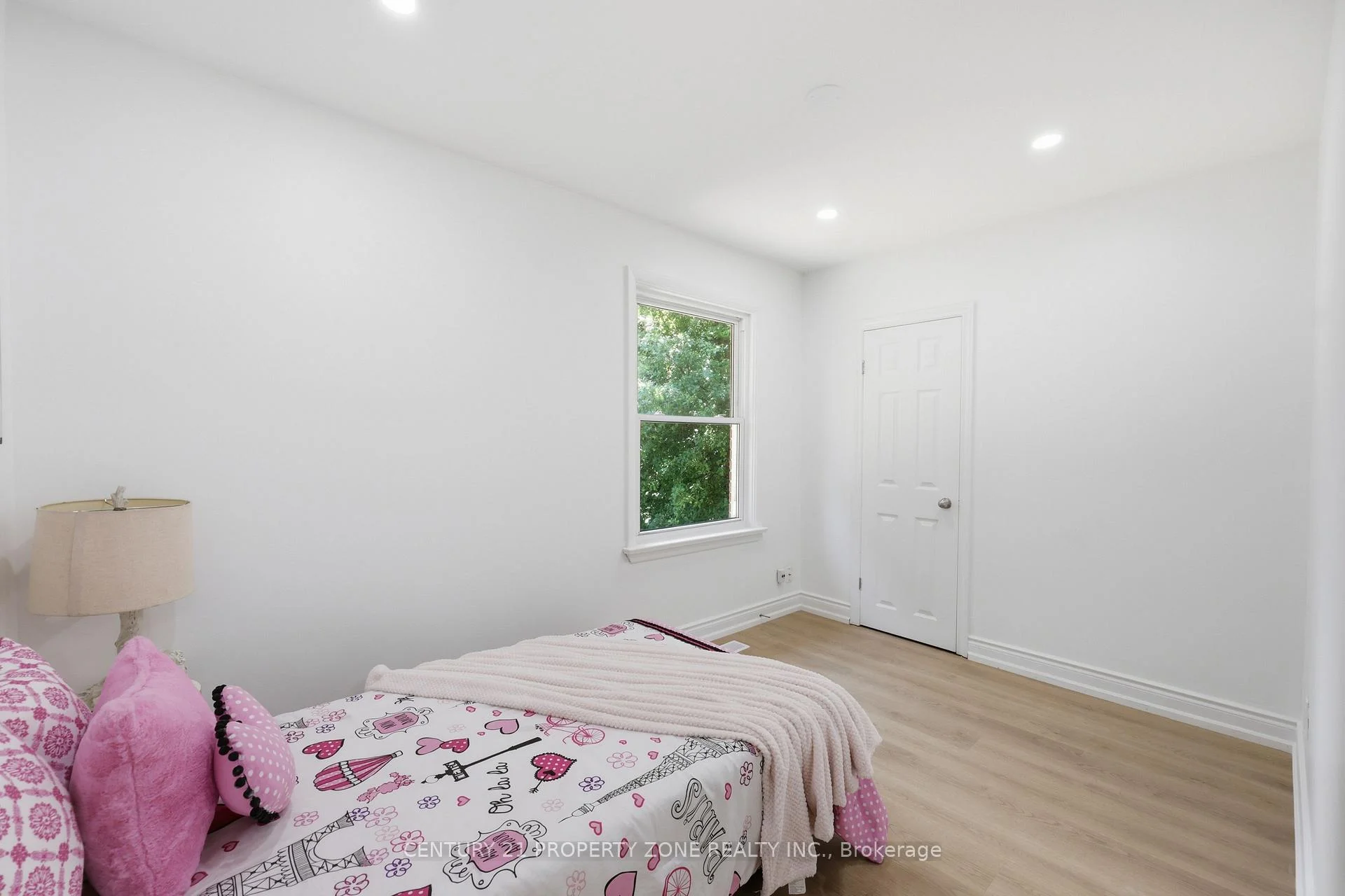 Photo 11 of 45 Brisco Street, Brampton, Brampton North — HOMEH