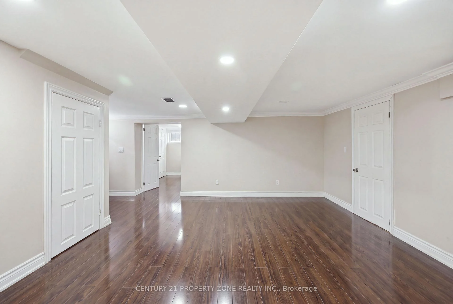 Photo 16 of 45 Brisco Street, Brampton, Brampton North — HOMEH