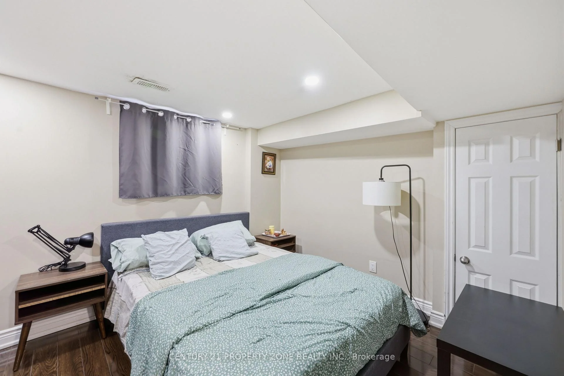 Photo 17 of 45 Brisco Street, Brampton, Brampton North — HOMEH
