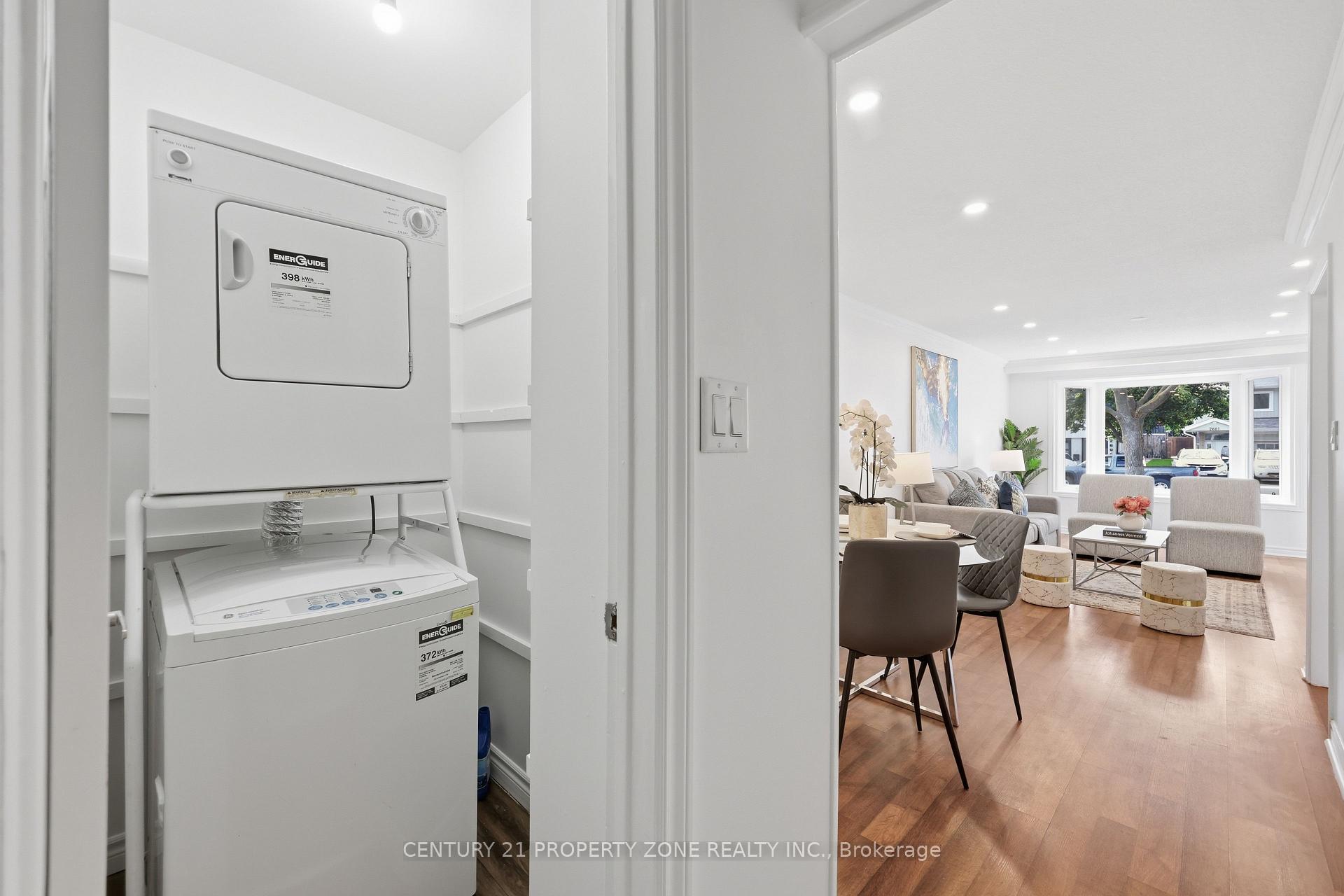 Photo 6 of 2600 Lundene Road, Mississauga, Clarkson — HOMEH